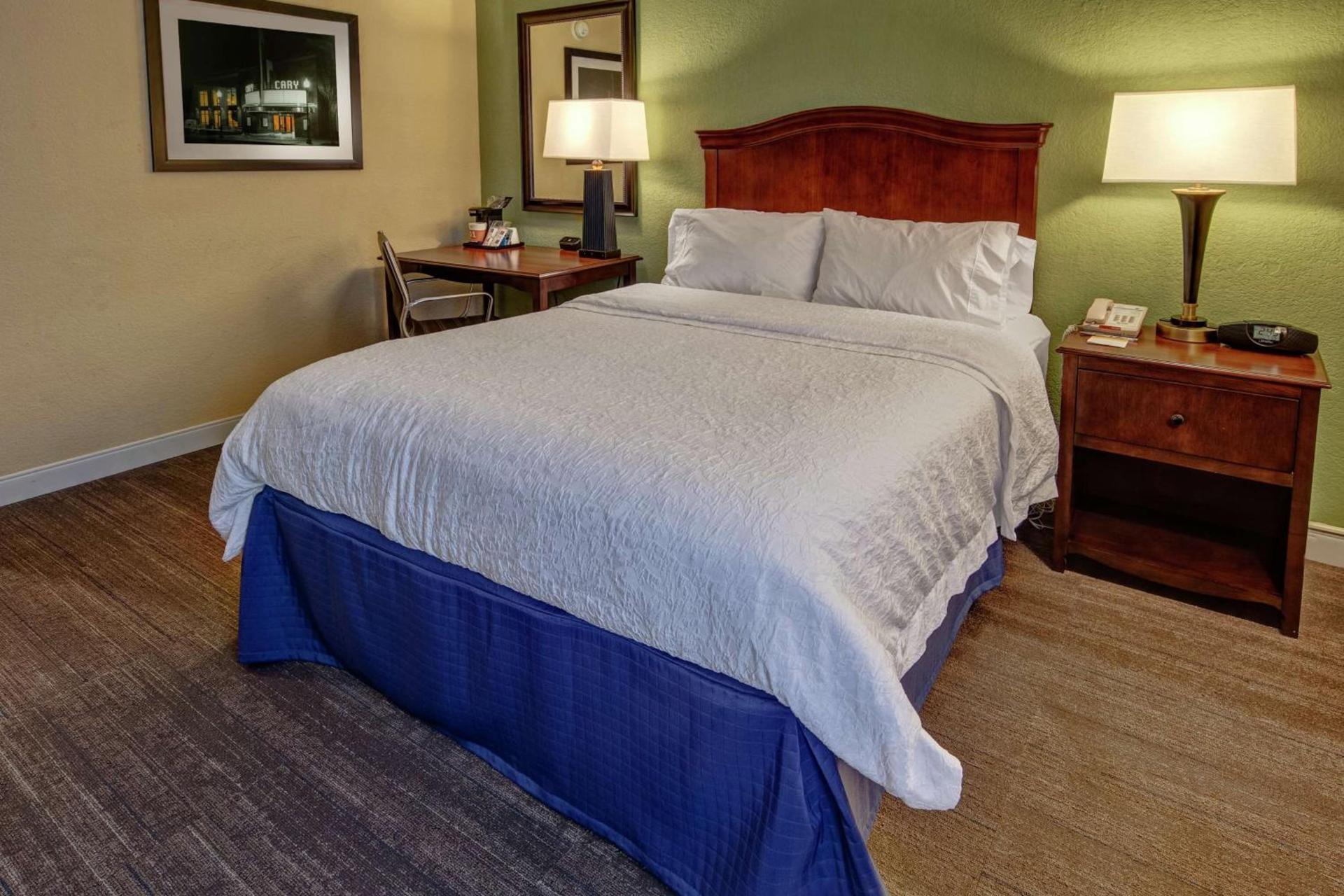 Hampton Inn Raleigh Cary photo 12