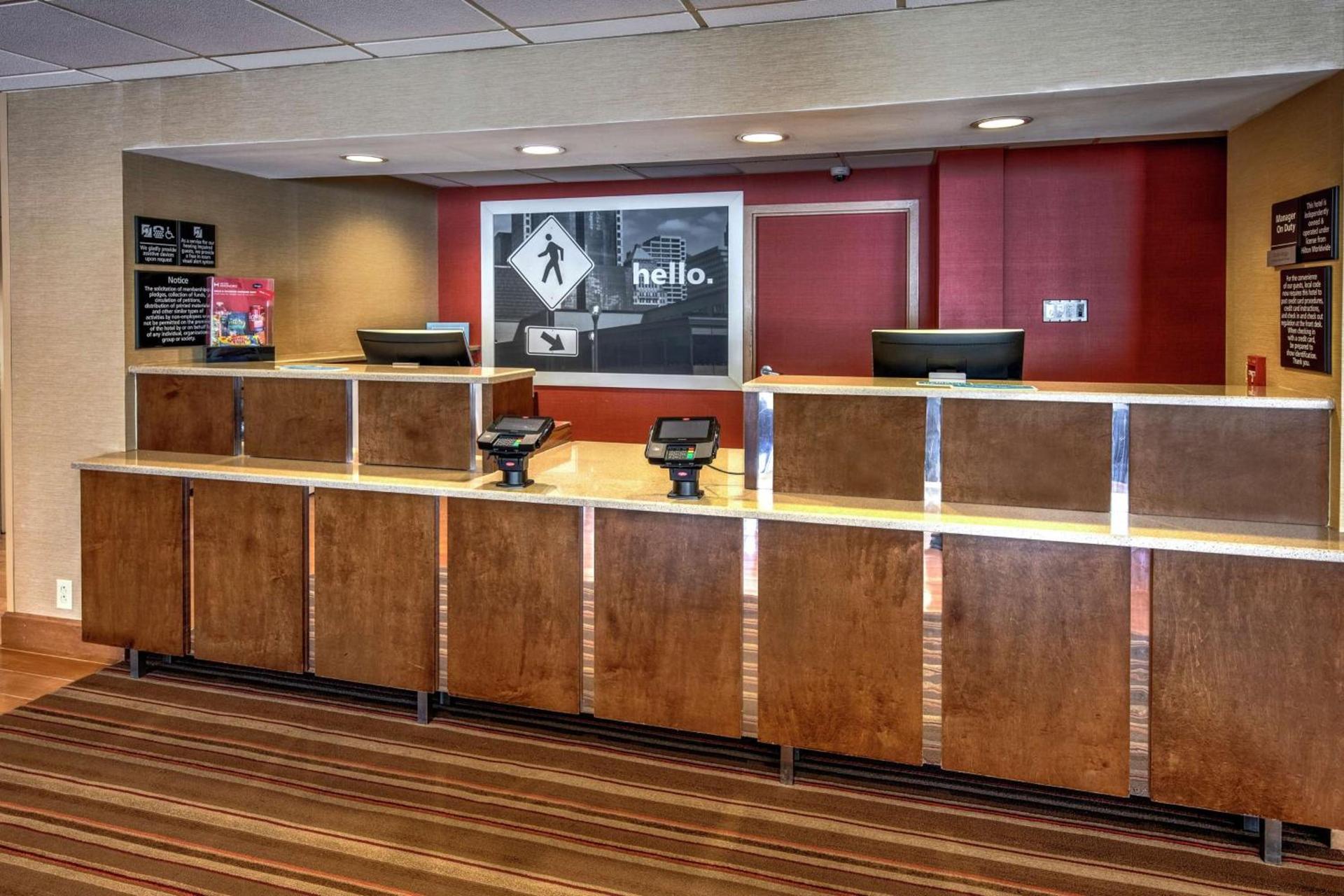 Hampton Inn Raleigh Cary photo 3