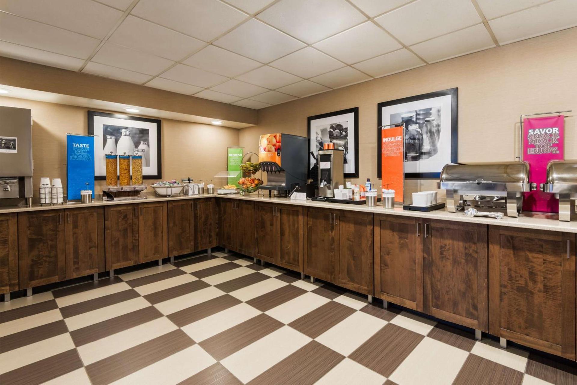Hampton Inn Raleigh Cary photo 10