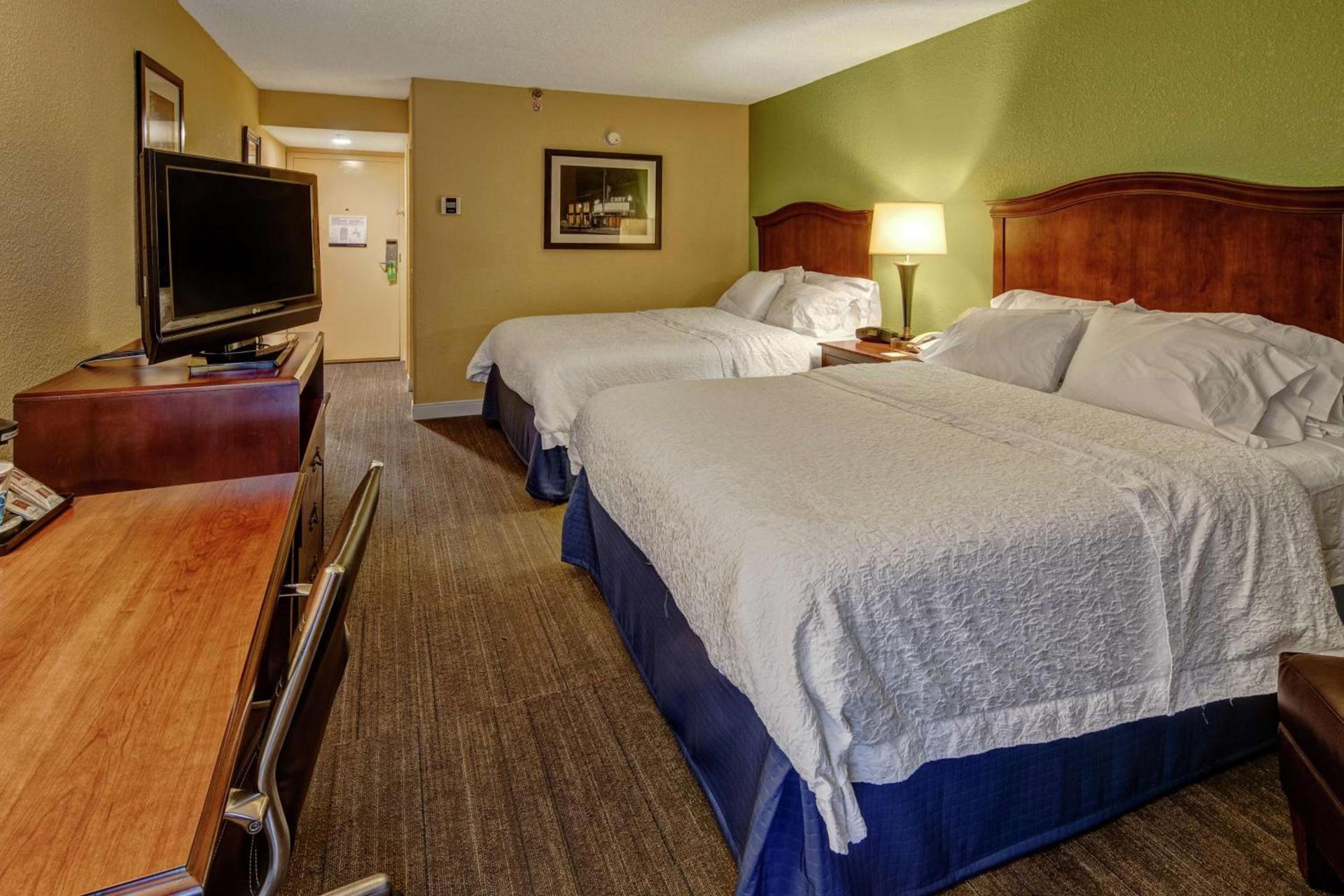 Hampton Inn Raleigh Cary photo 13