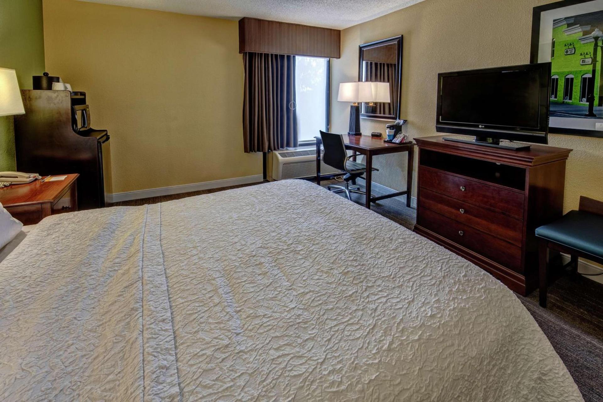 Hampton Inn Raleigh Cary photo 14