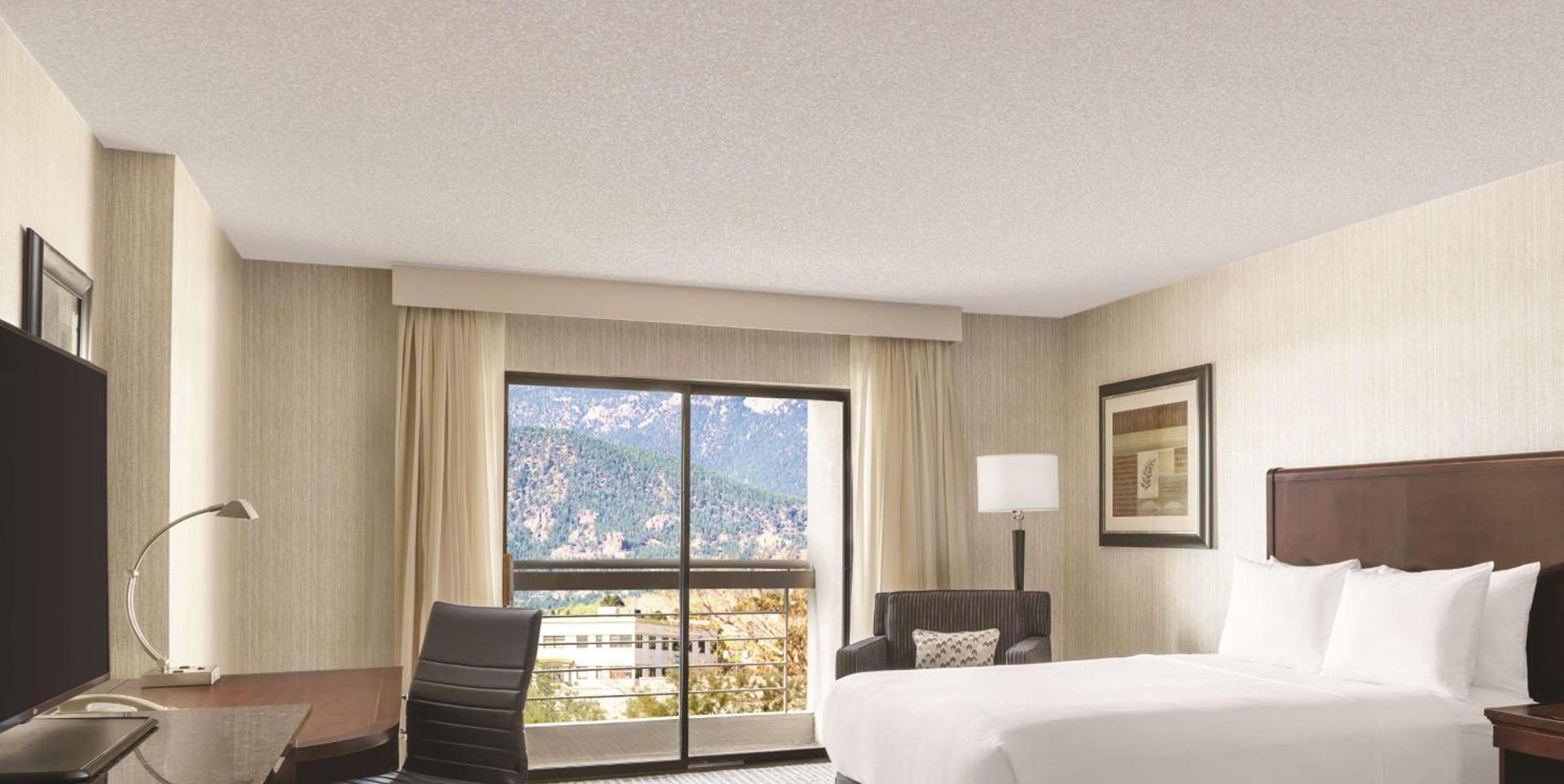 DoubleTree by Hilton Colorado Springs photo 55