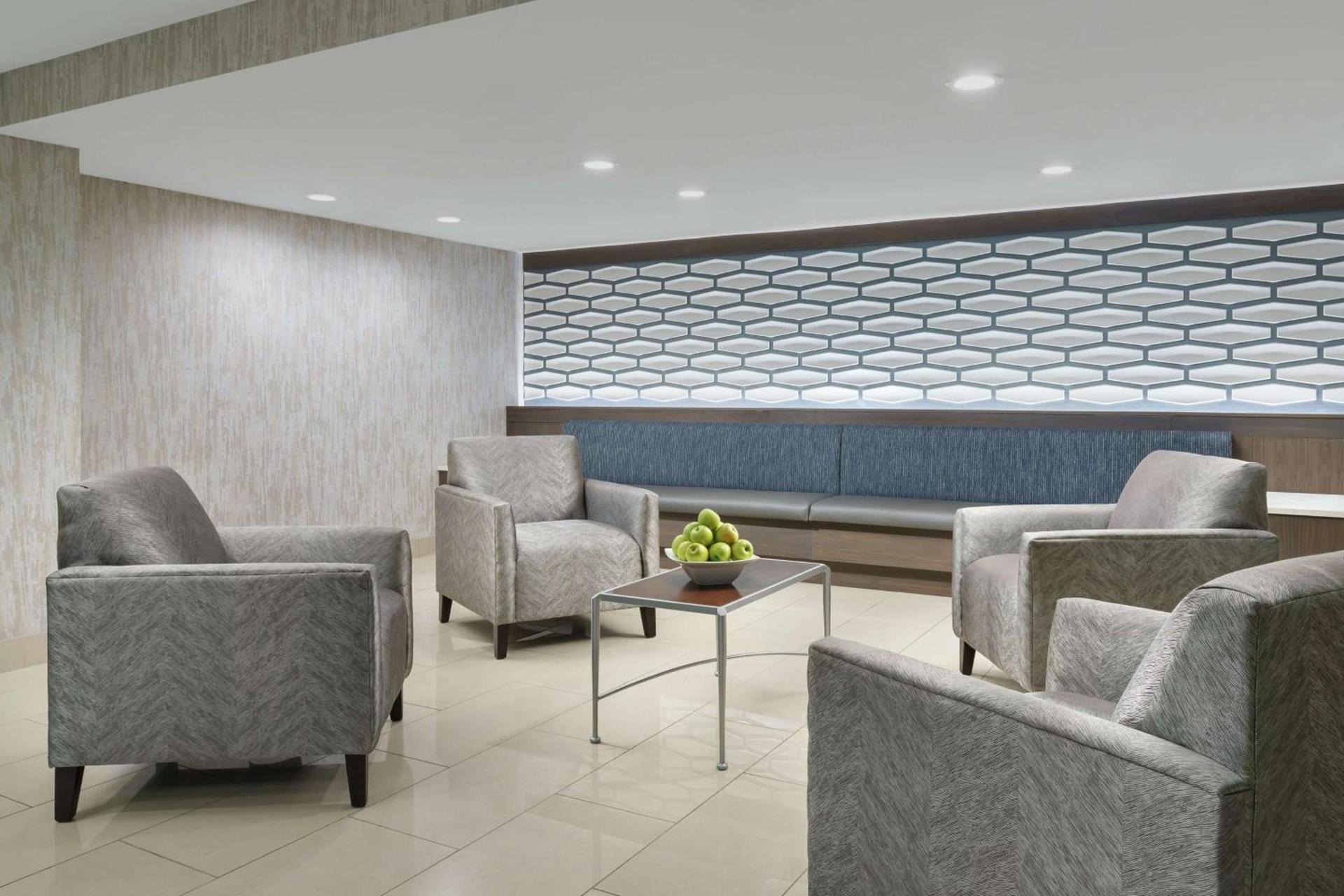 DoubleTree by Hilton Orlando Airport Hotel photo 3