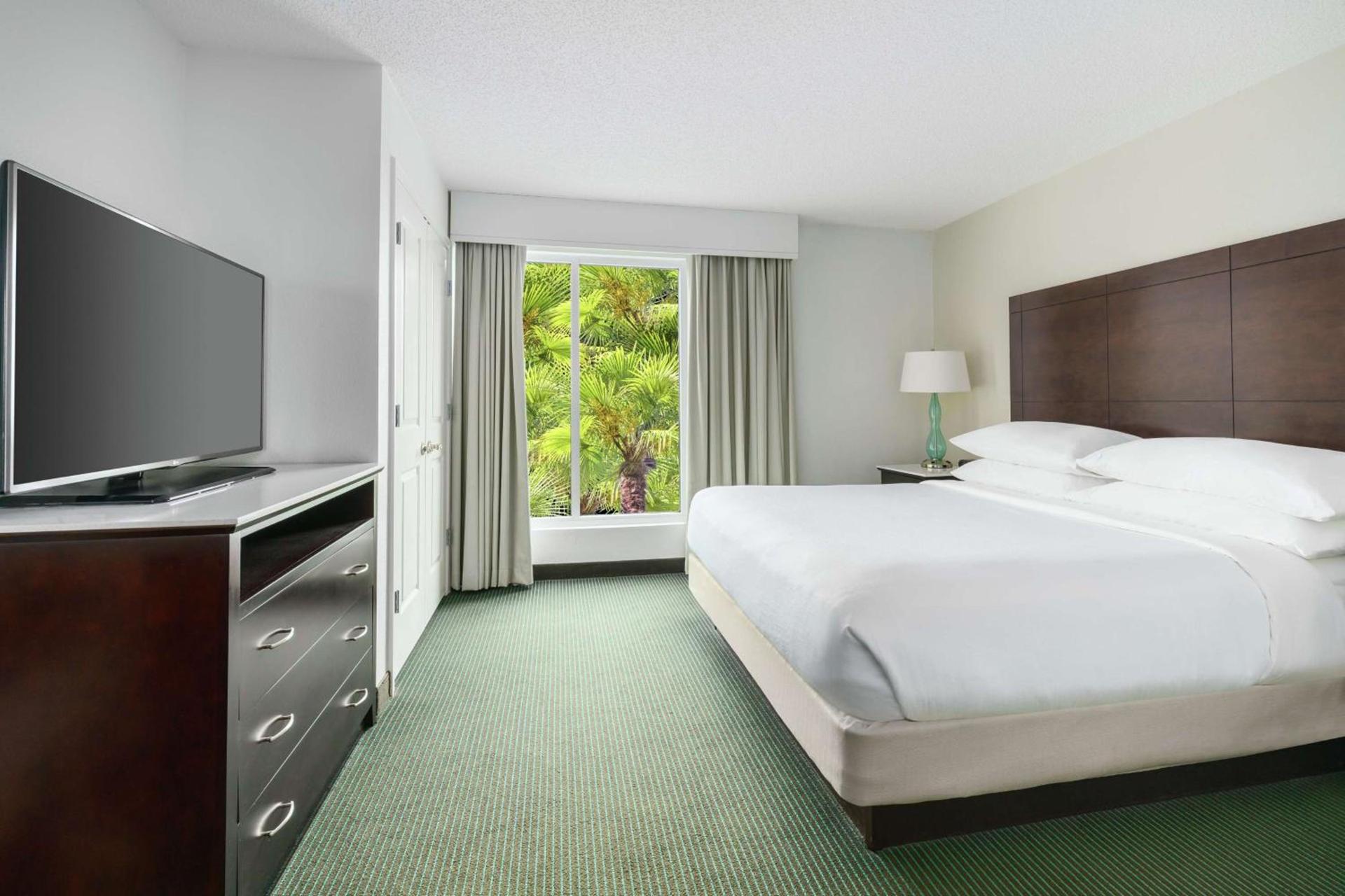 Embassy Suites by Hilton Orlando Lake Buena Vista Resort photo 23