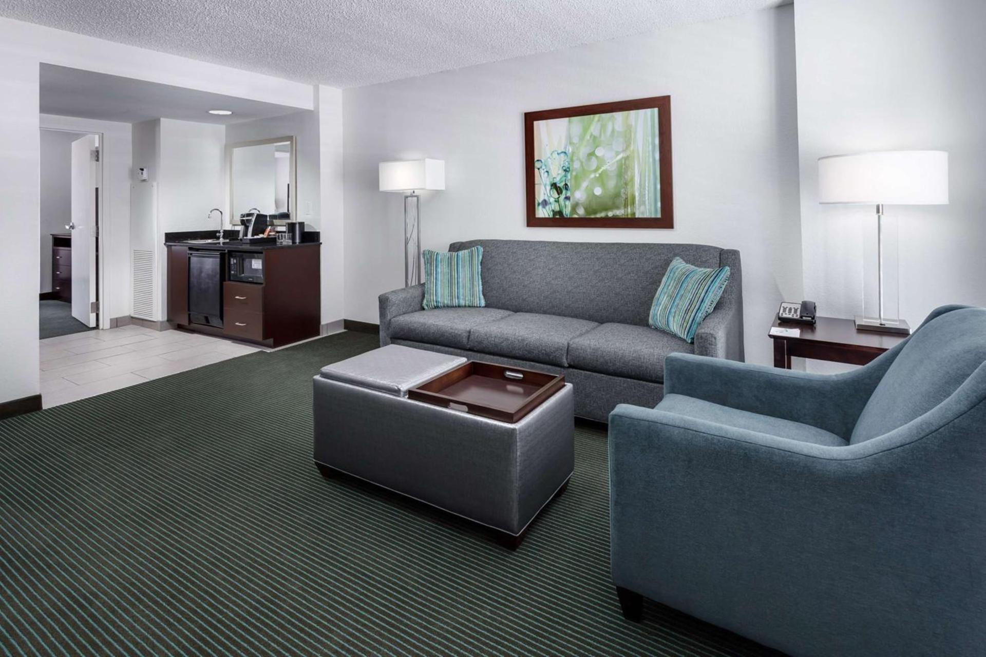 Embassy Suites by Hilton Orlando Lake Buena Vista Resort photo 26