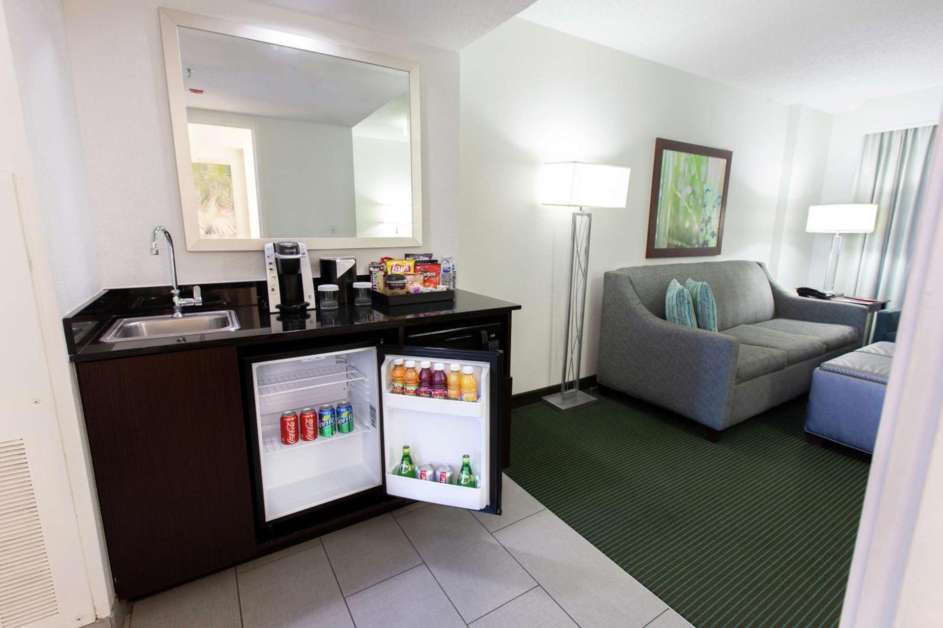 Embassy Suites by Hilton Orlando Lake Buena Vista Resort photo 44