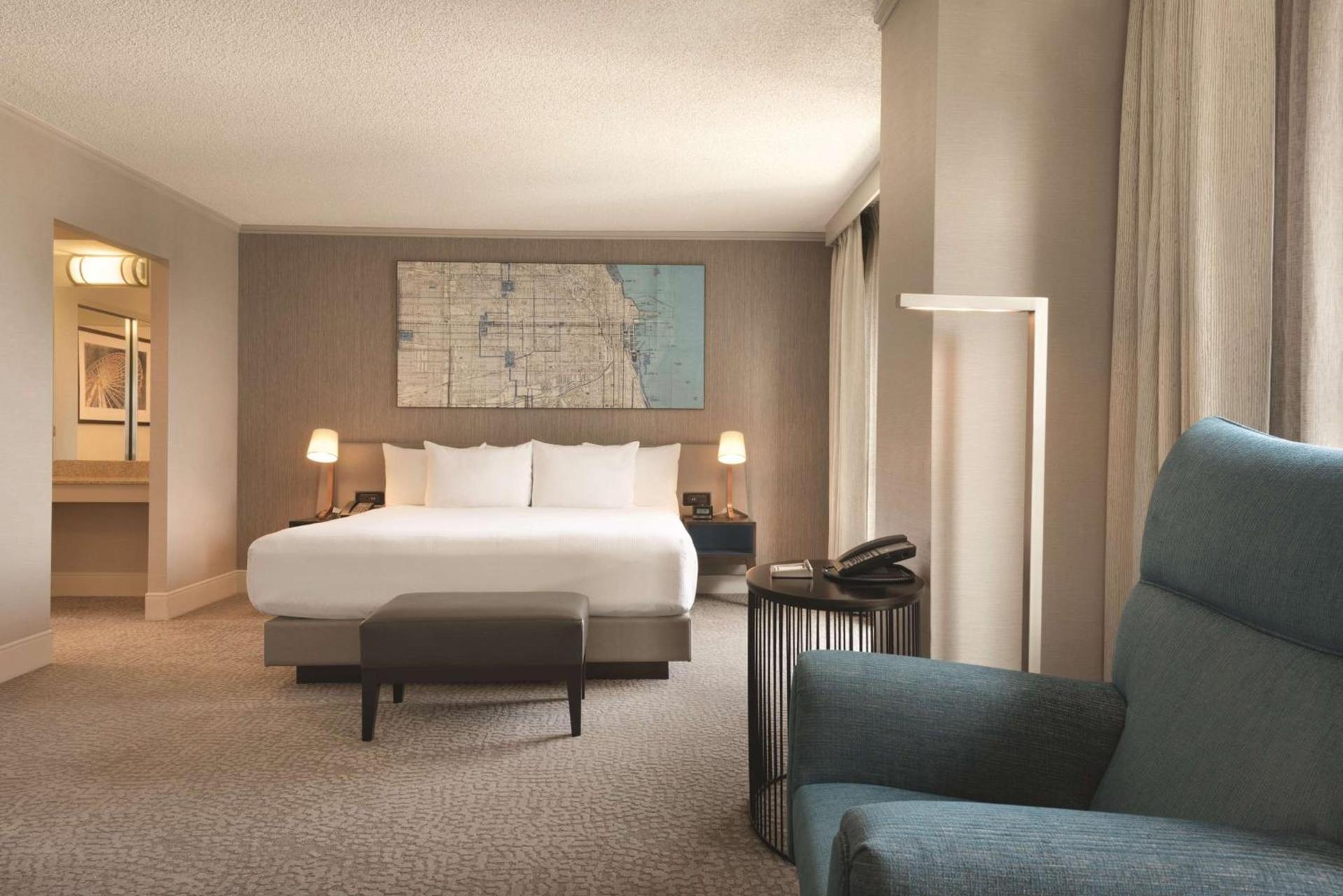 Hilton Chicago Magnificent Mile Suites photo 26