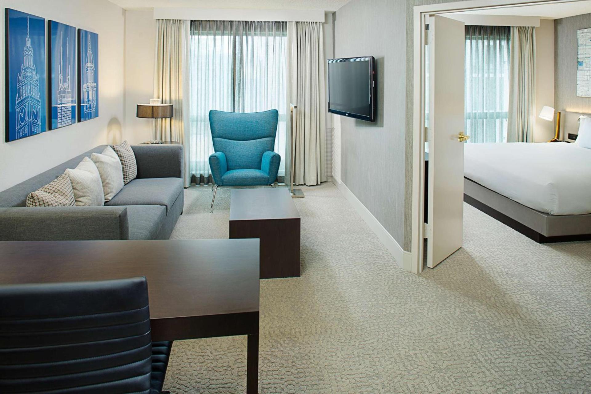 Hilton Chicago Magnificent Mile Suites photo 27