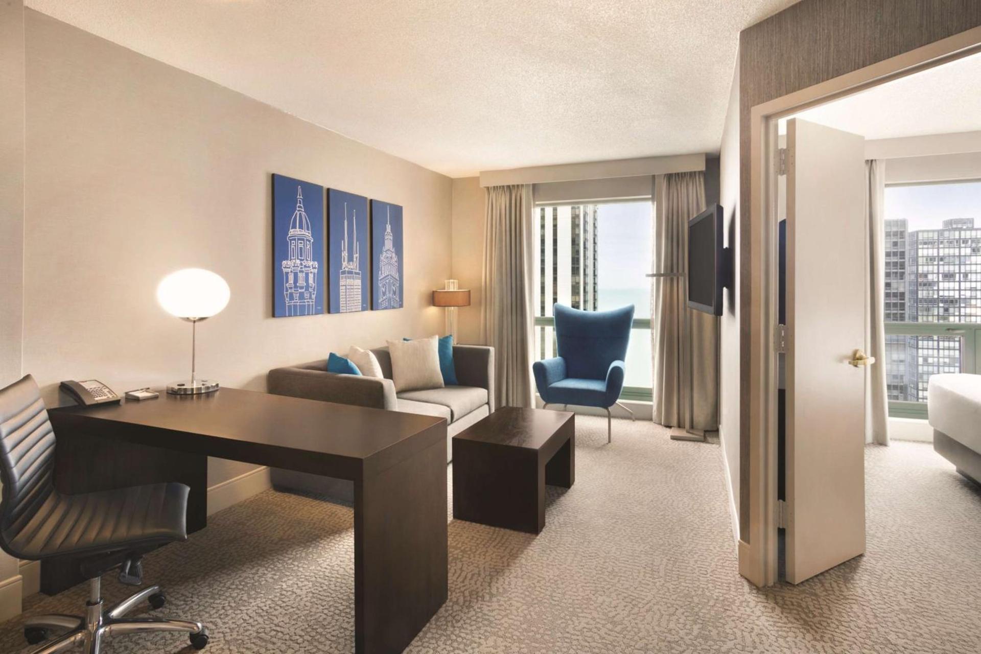 Hilton Chicago Magnificent Mile Suites photo 28