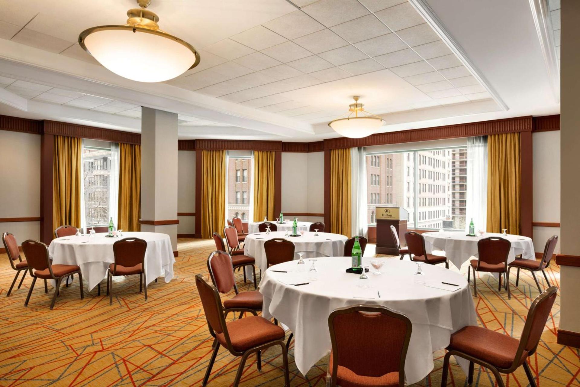 Hilton Chicago Magnificent Mile Suites photo 31