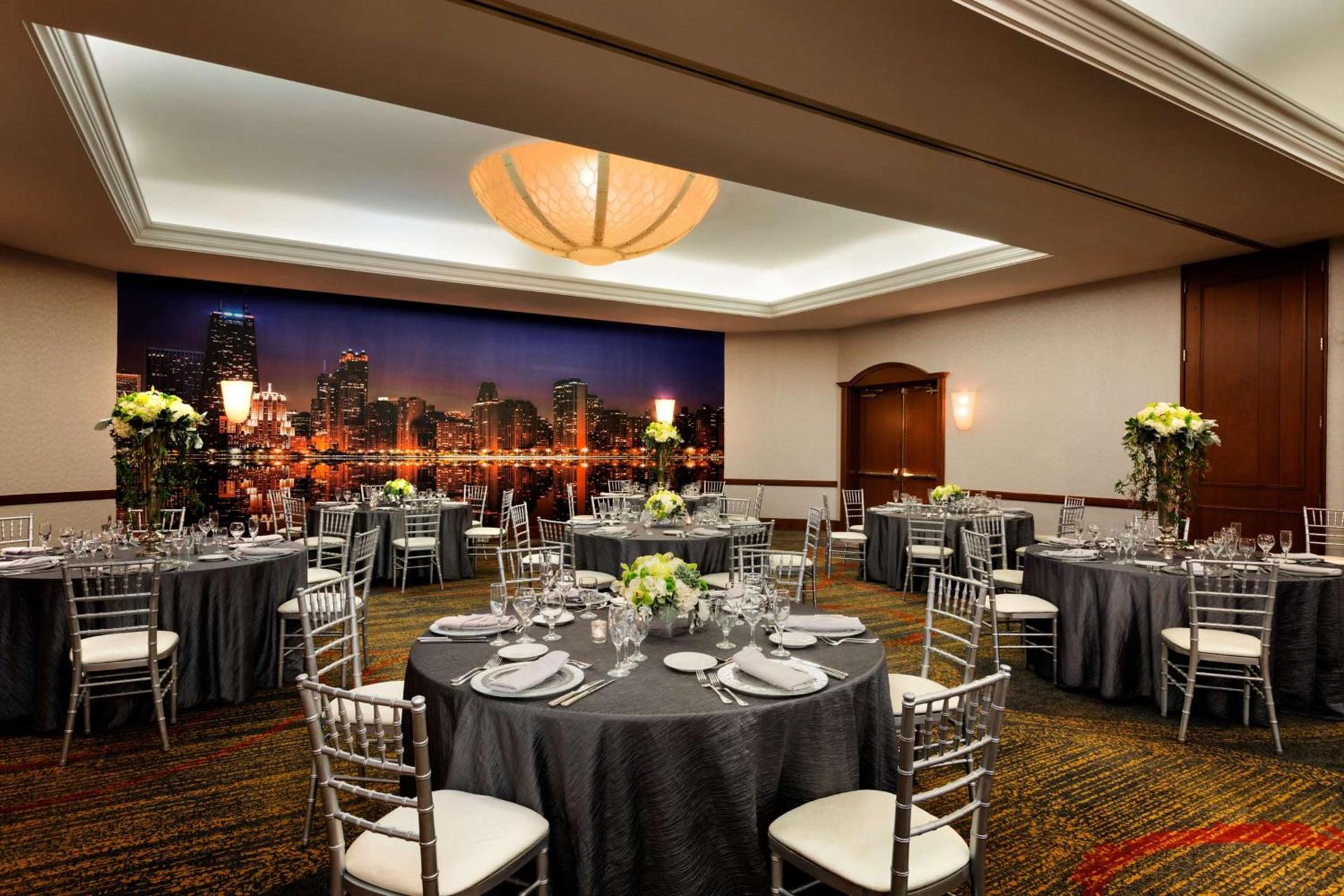 Hilton Chicago Magnificent Mile Suites photo 33