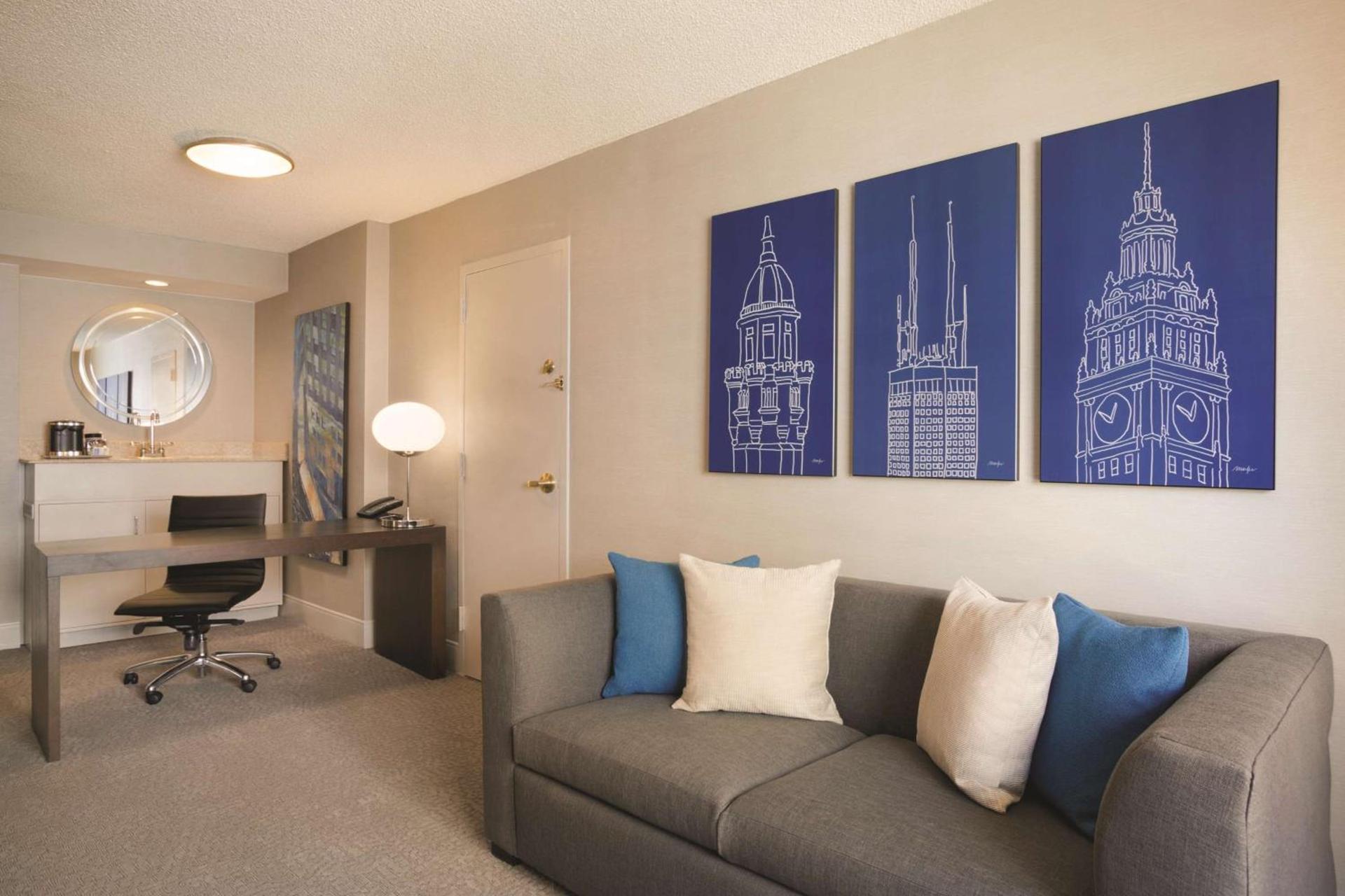 Hilton Chicago Magnificent Mile Suites photo 29