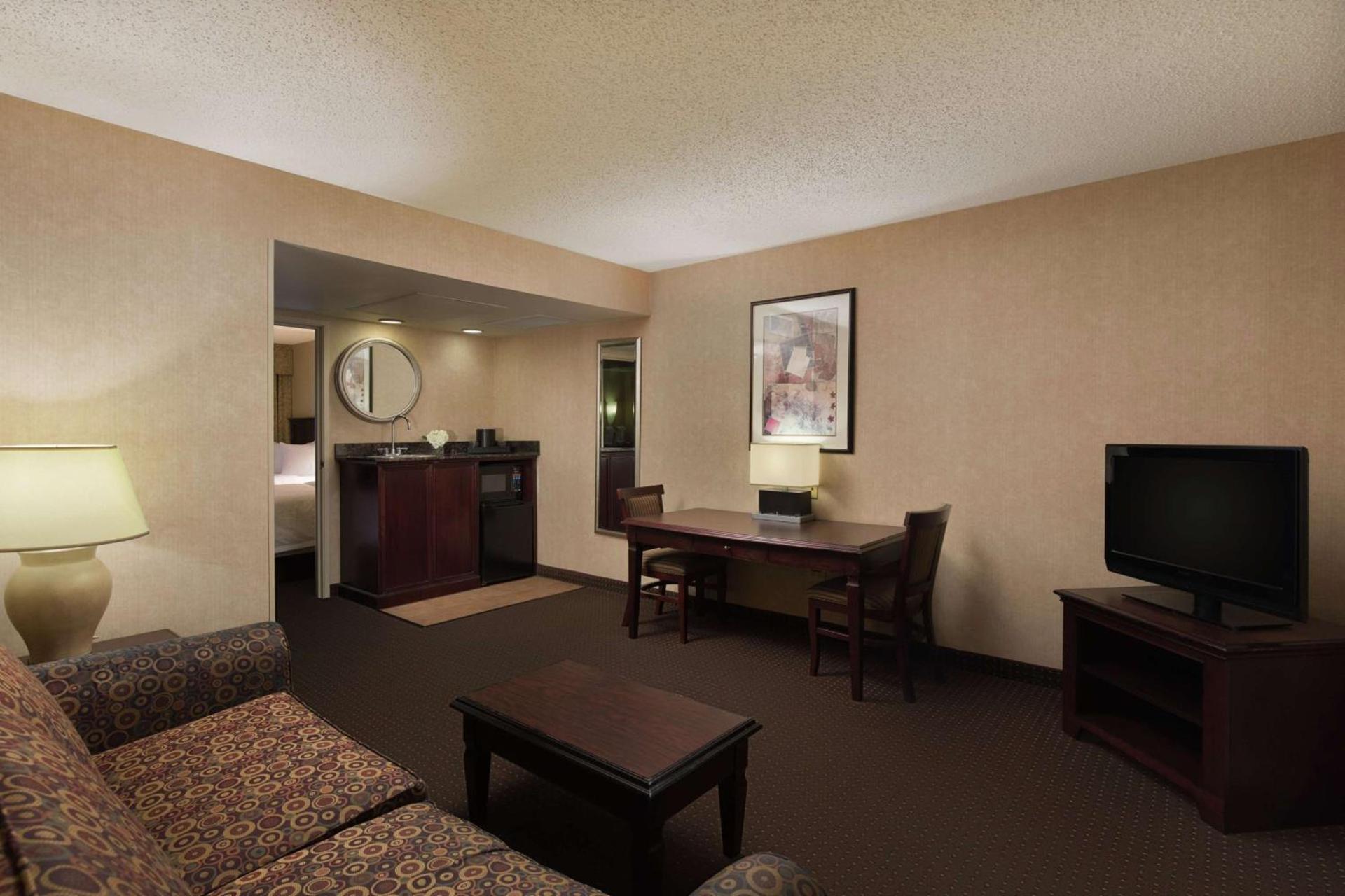 Embassy Suites Lubbock photo 28
