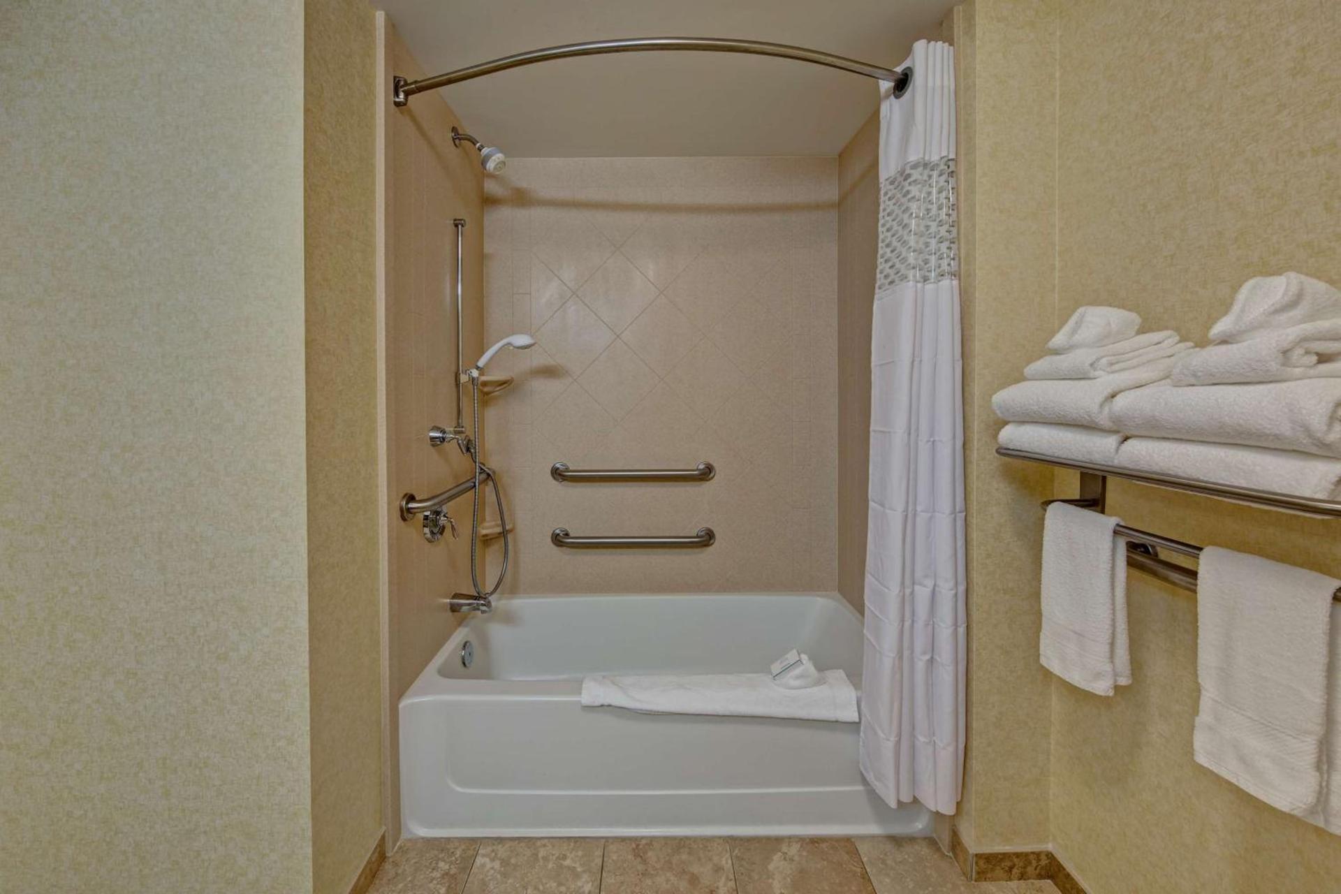 Hampton Inn & Suites Stuart-North photo 21