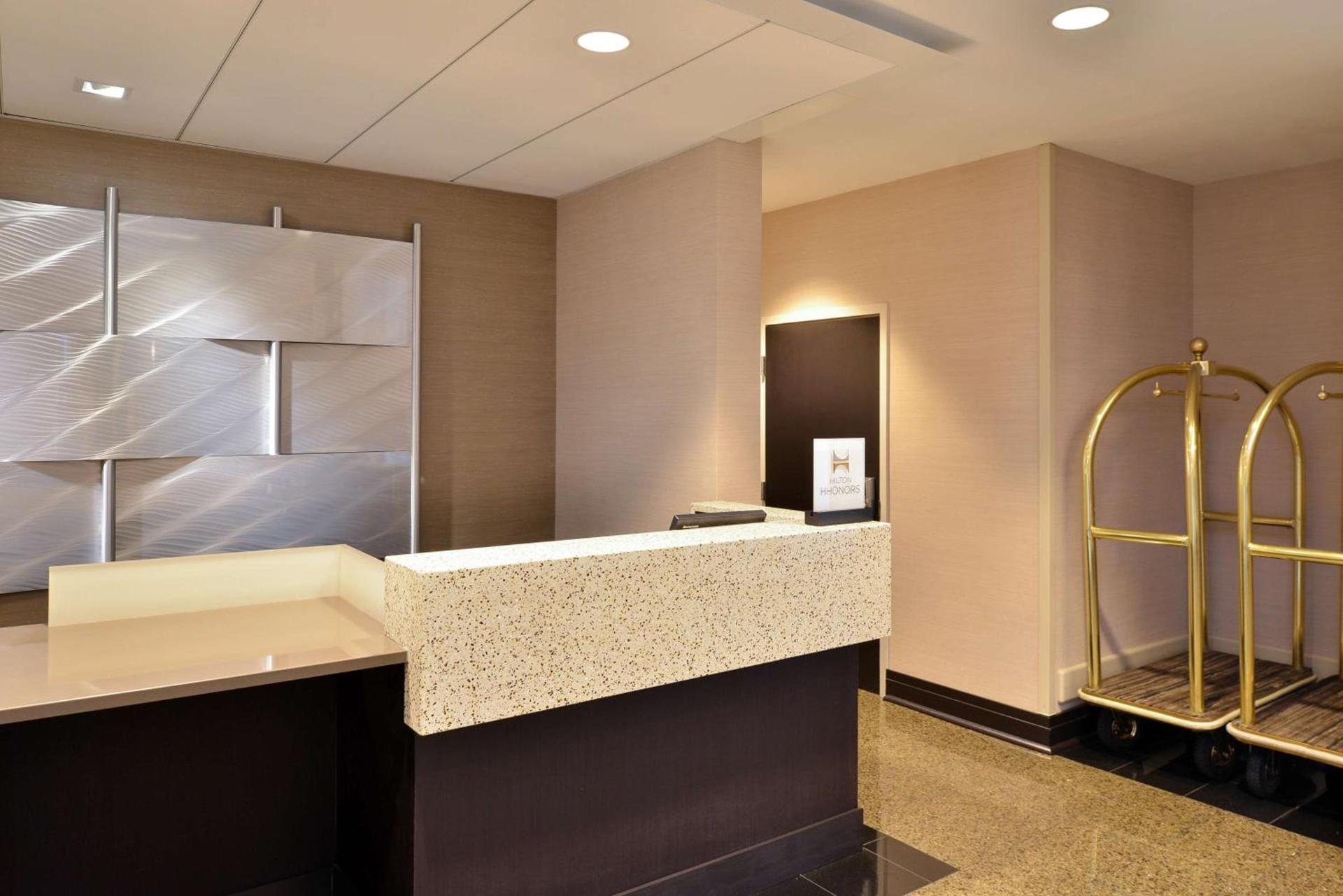 Hotel Belvoir Springfield photo 4