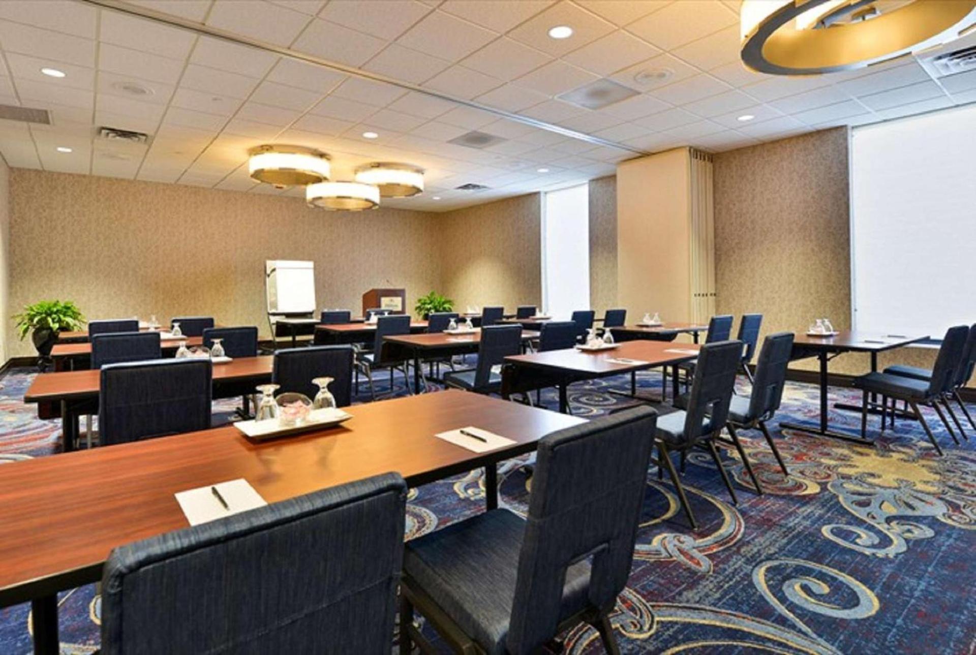 Hotel Belvoir Springfield photo 27