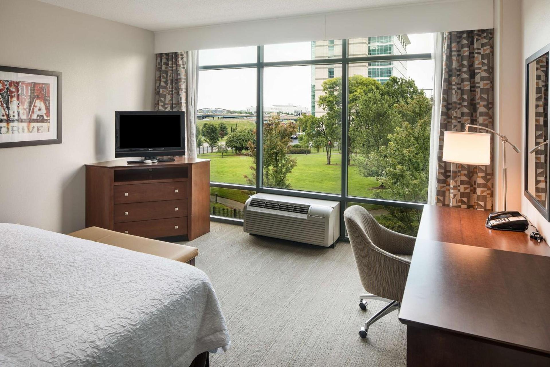 Hampton Inn & Suites Little Rock-Downtown photo 24