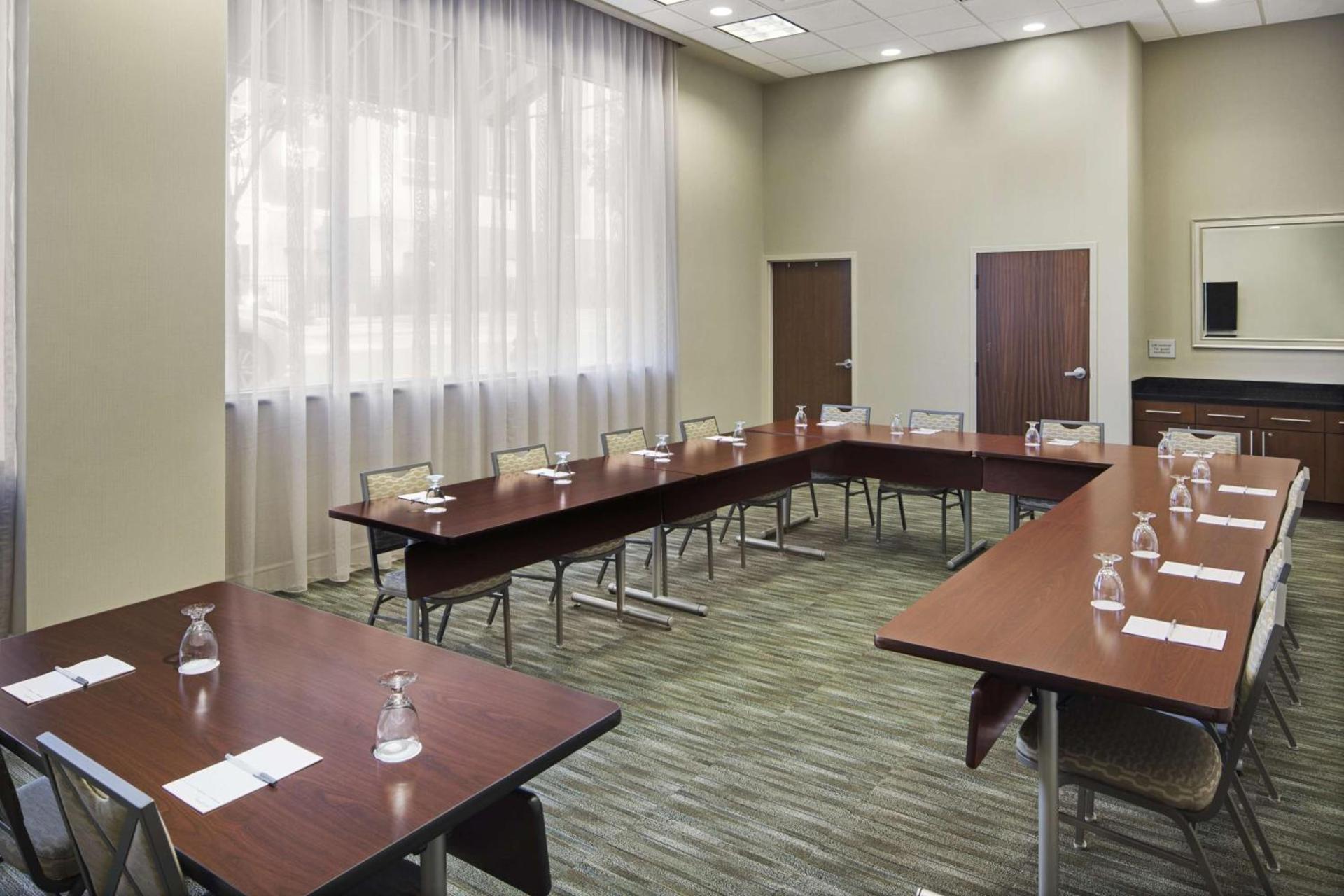 Hampton Inn & Suites Little Rock-Downtown photo 25