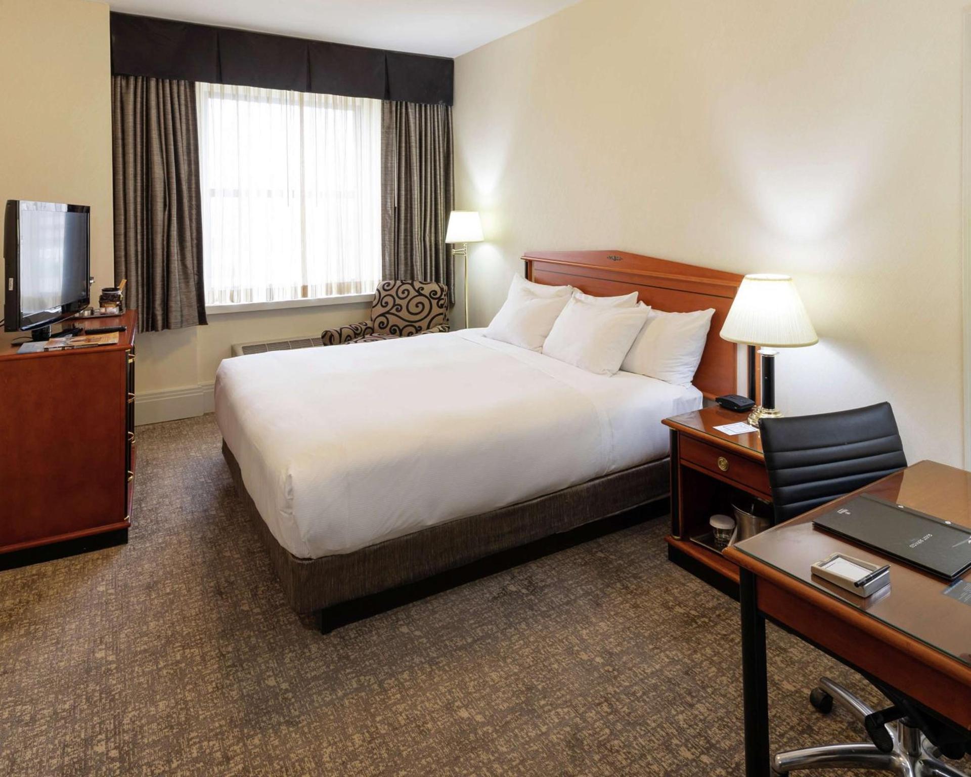 Hilton Cincinnati Netherland Plaza photo 26