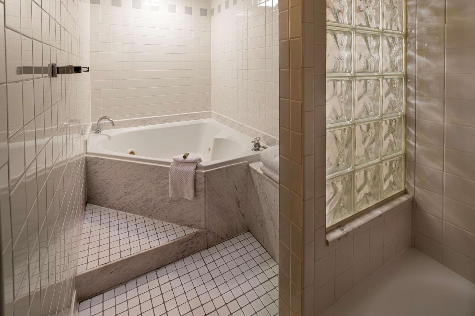Hilton Cincinnati Netherland Plaza photo 36