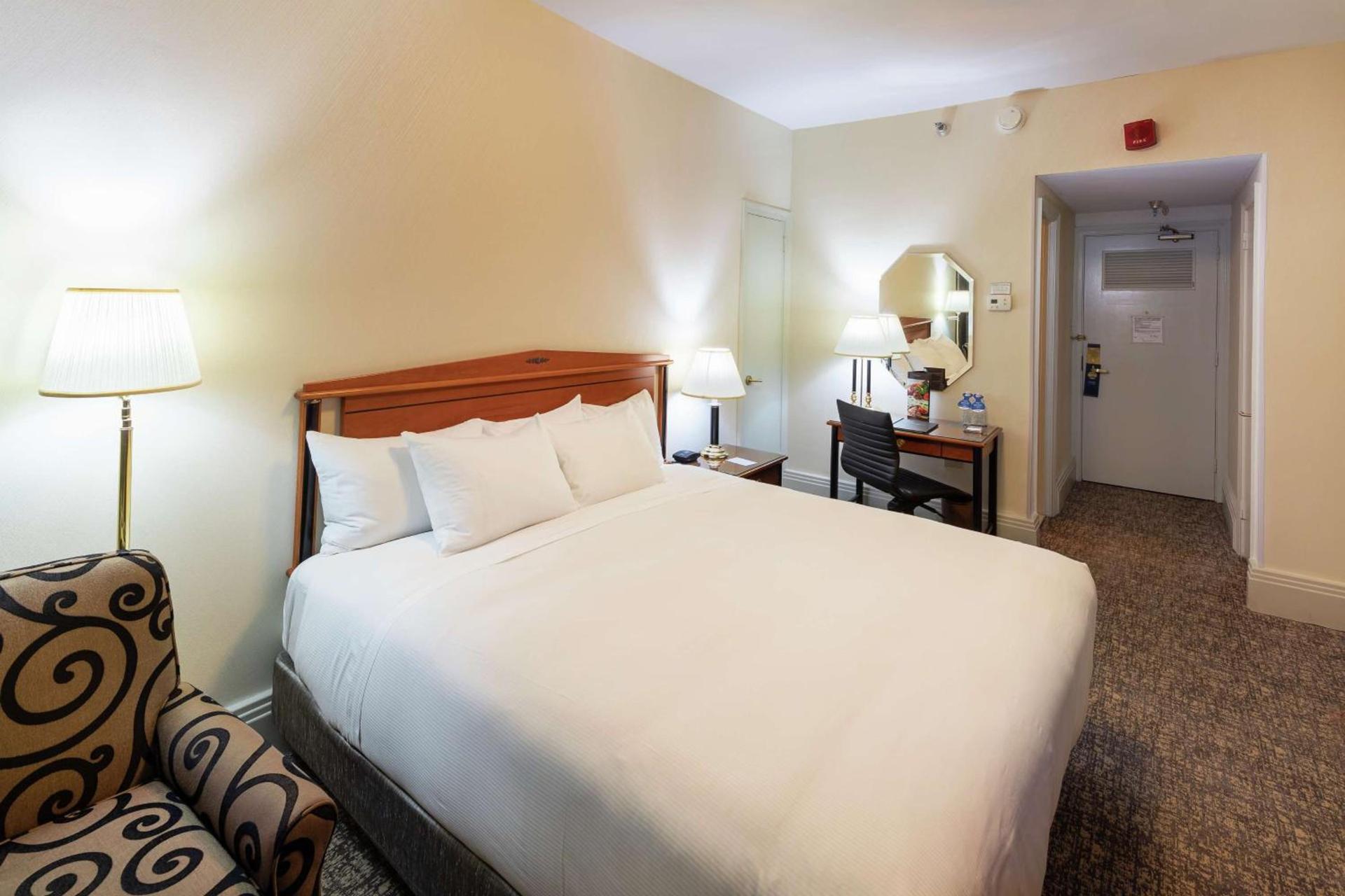 Hilton Cincinnati Netherland Plaza photo 13
