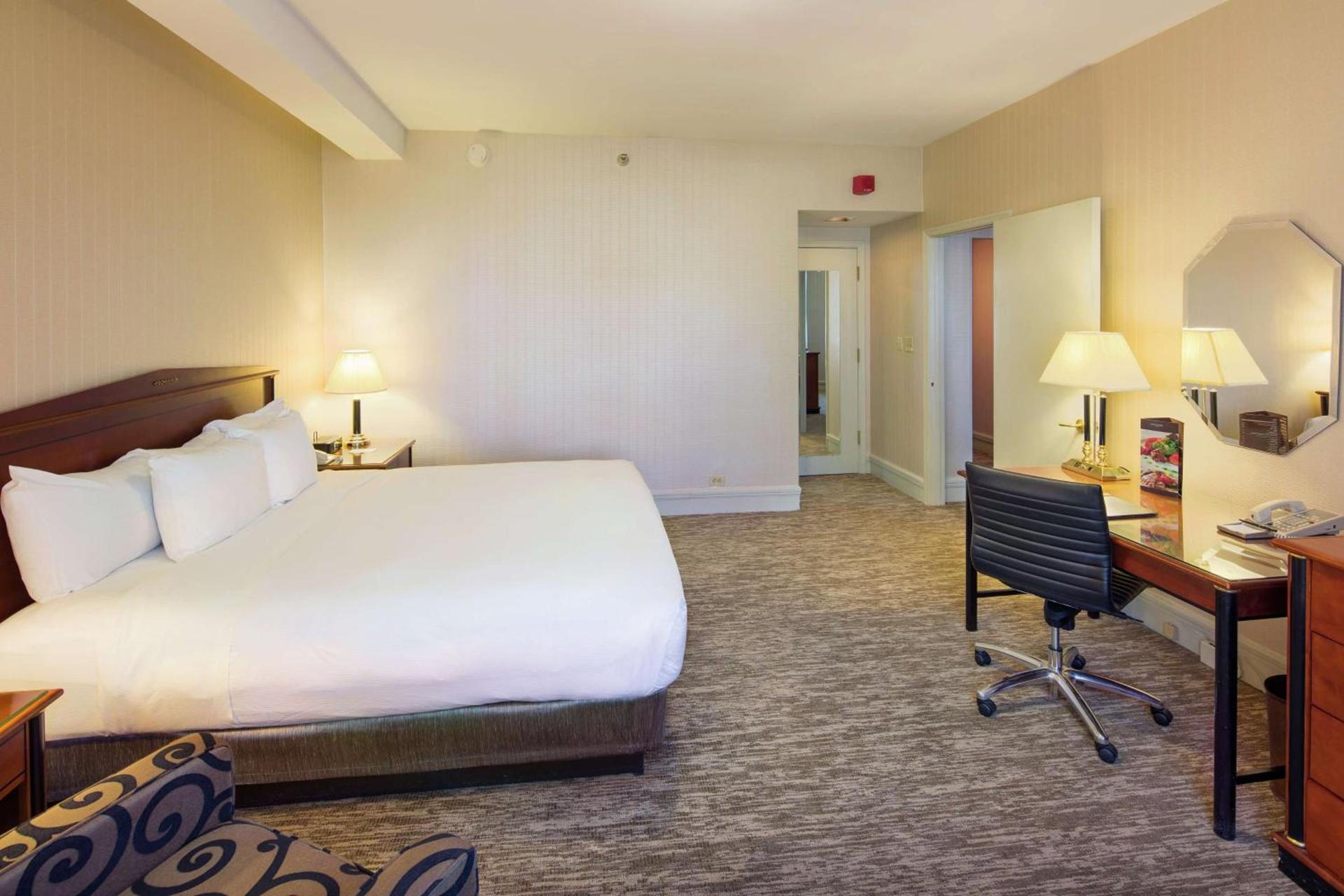Hilton Cincinnati Netherland Plaza photo 57