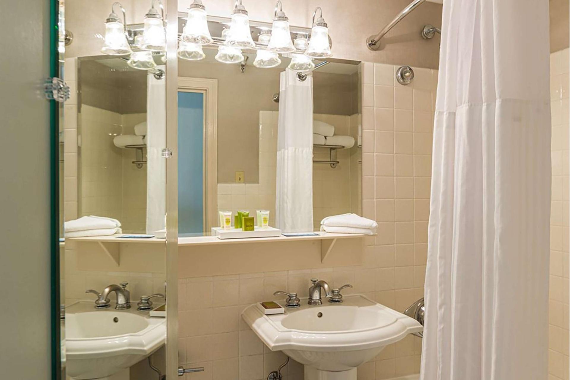Hilton Cincinnati Netherland Plaza photo 4