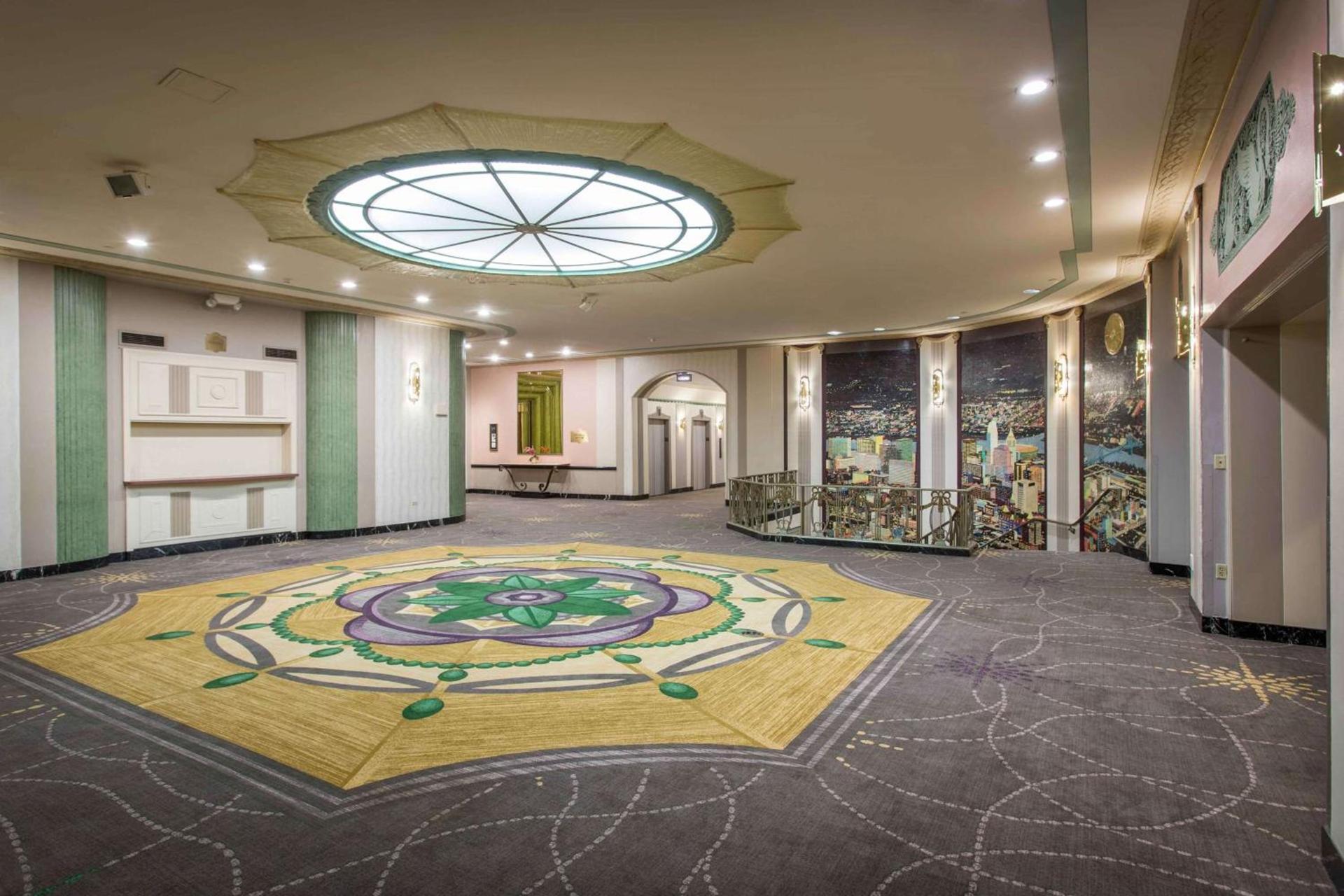 Hilton Cincinnati Netherland Plaza photo 20