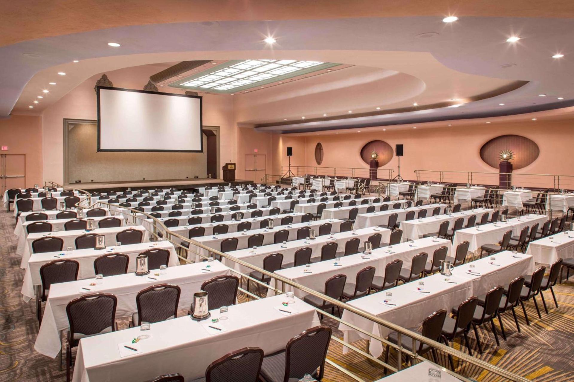 Hilton Cincinnati Netherland Plaza photo 14