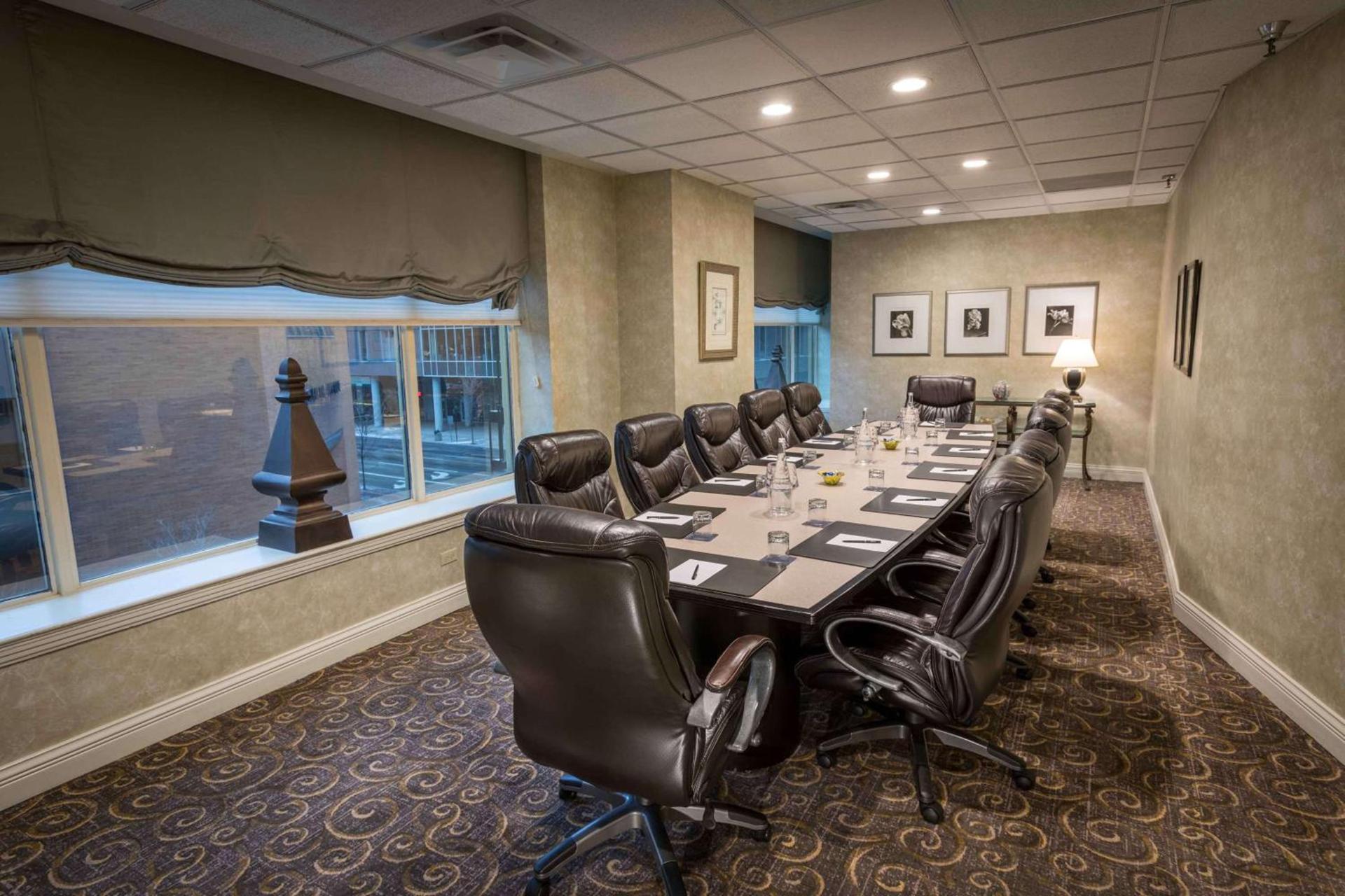 Hilton Cincinnati Netherland Plaza photo 7