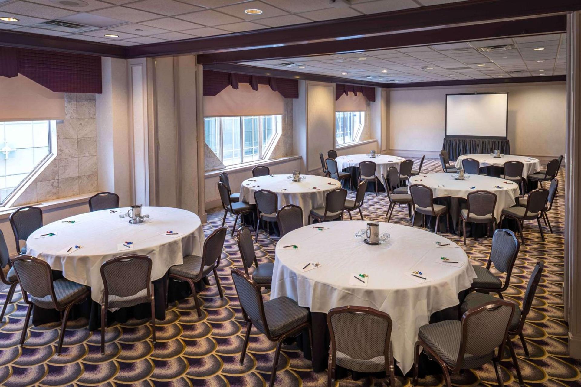 Hilton Cincinnati Netherland Plaza photo 73
