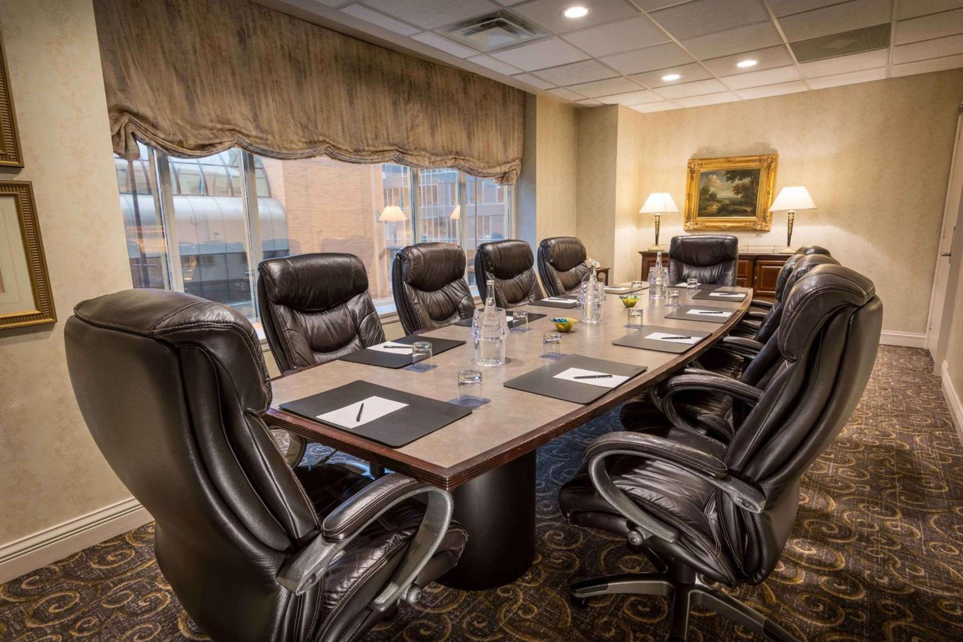Hilton Cincinnati Netherland Plaza photo 41
