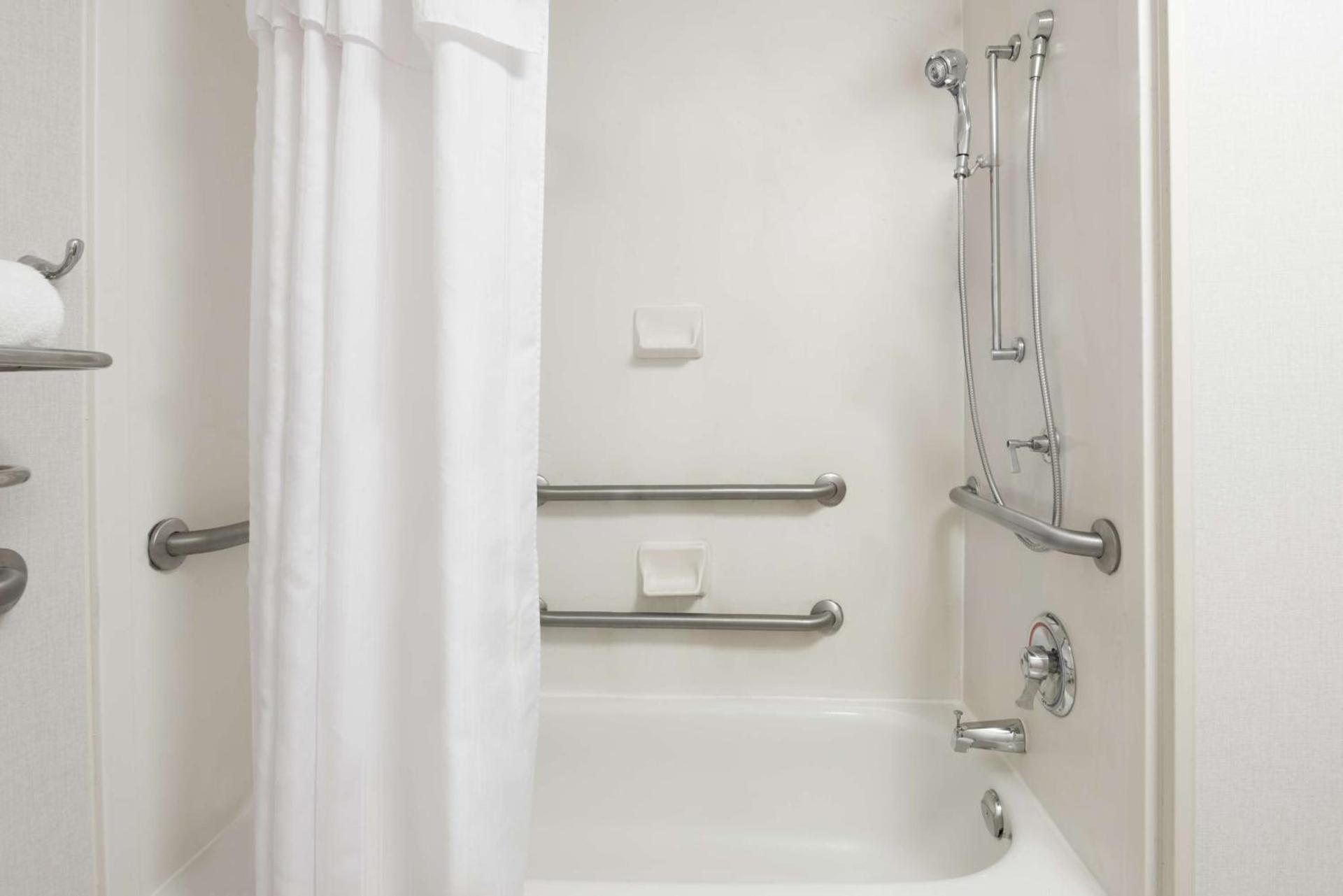 Homewood Suites by Hilton Raleigh/Crabtree Valley photo 17