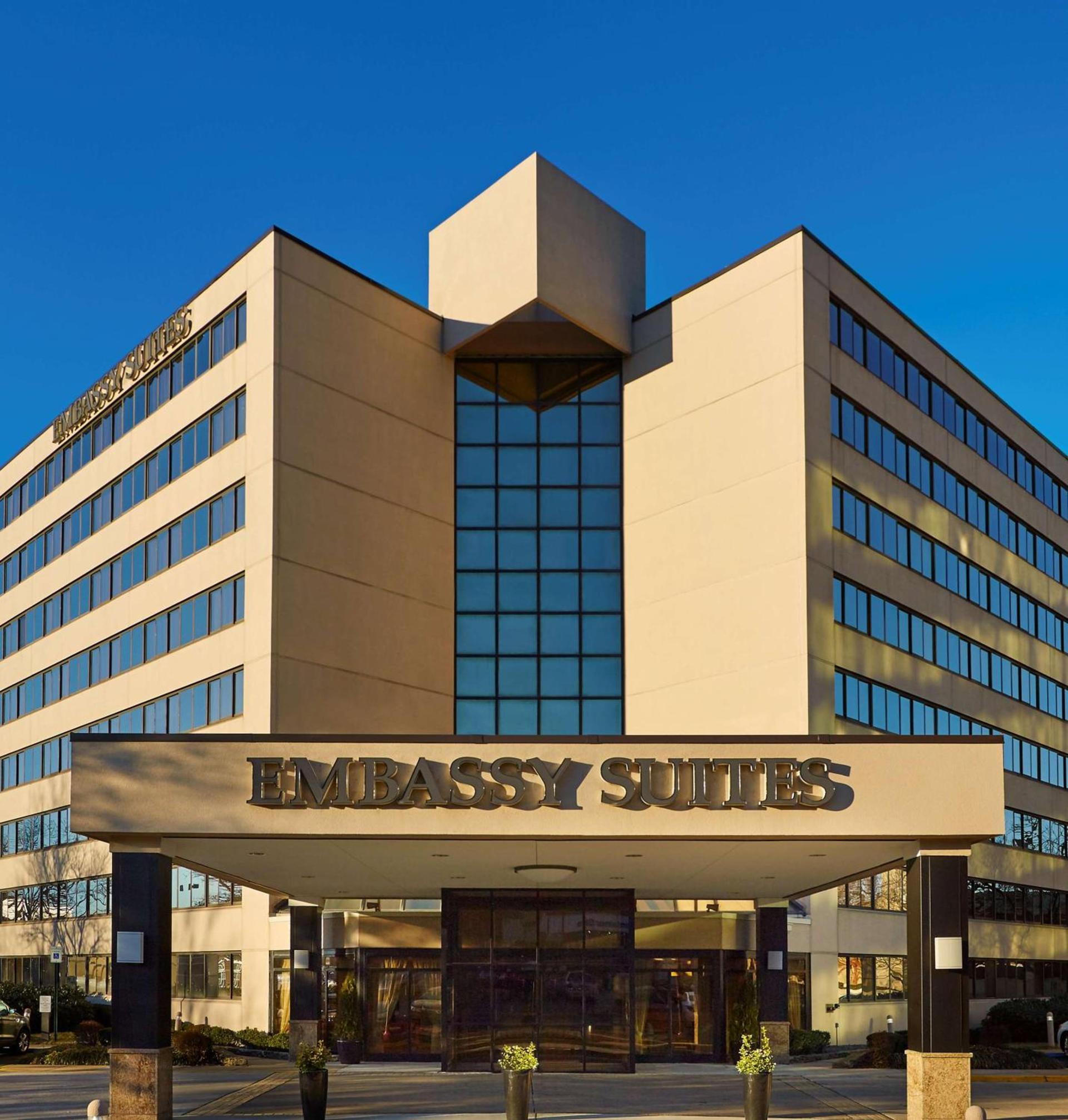 Embassy Suites Tysons Corner photo 2
