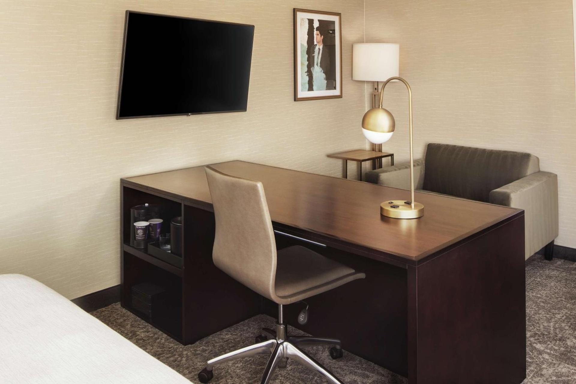 Embassy Suites Tysons Corner photo 14