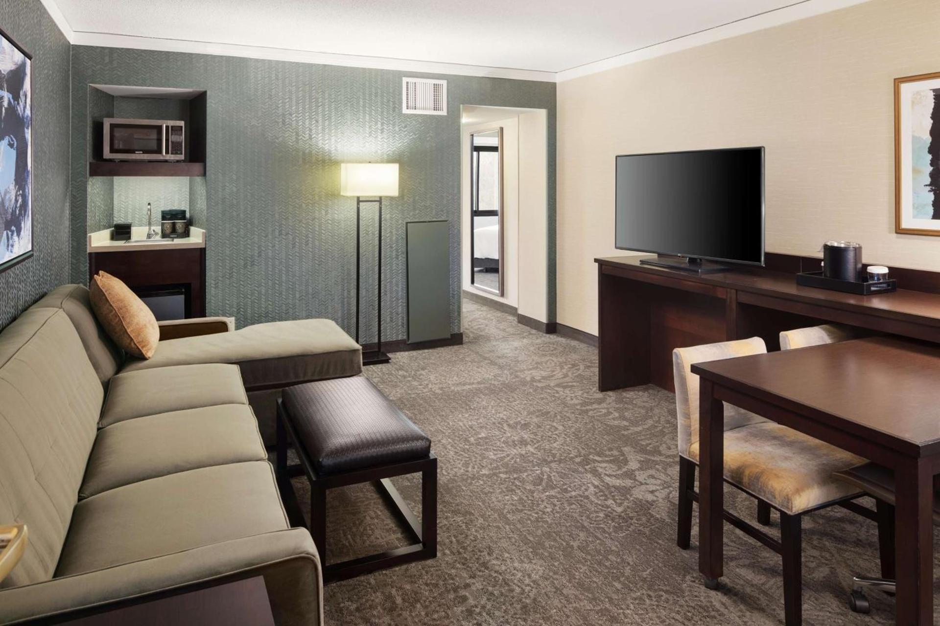 Embassy Suites Tysons Corner photo 16