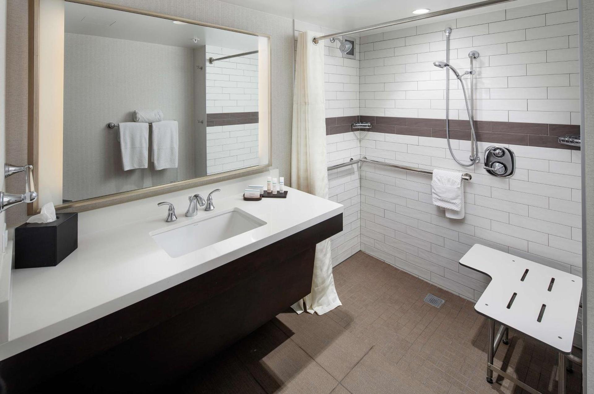 Embassy Suites Tysons Corner photo 22