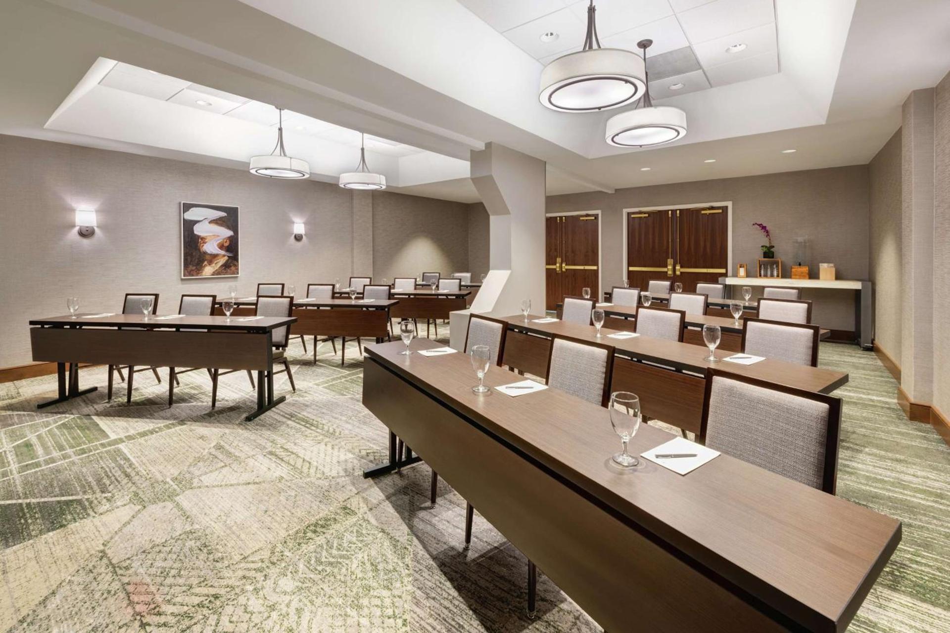 Embassy Suites Tysons Corner photo 32