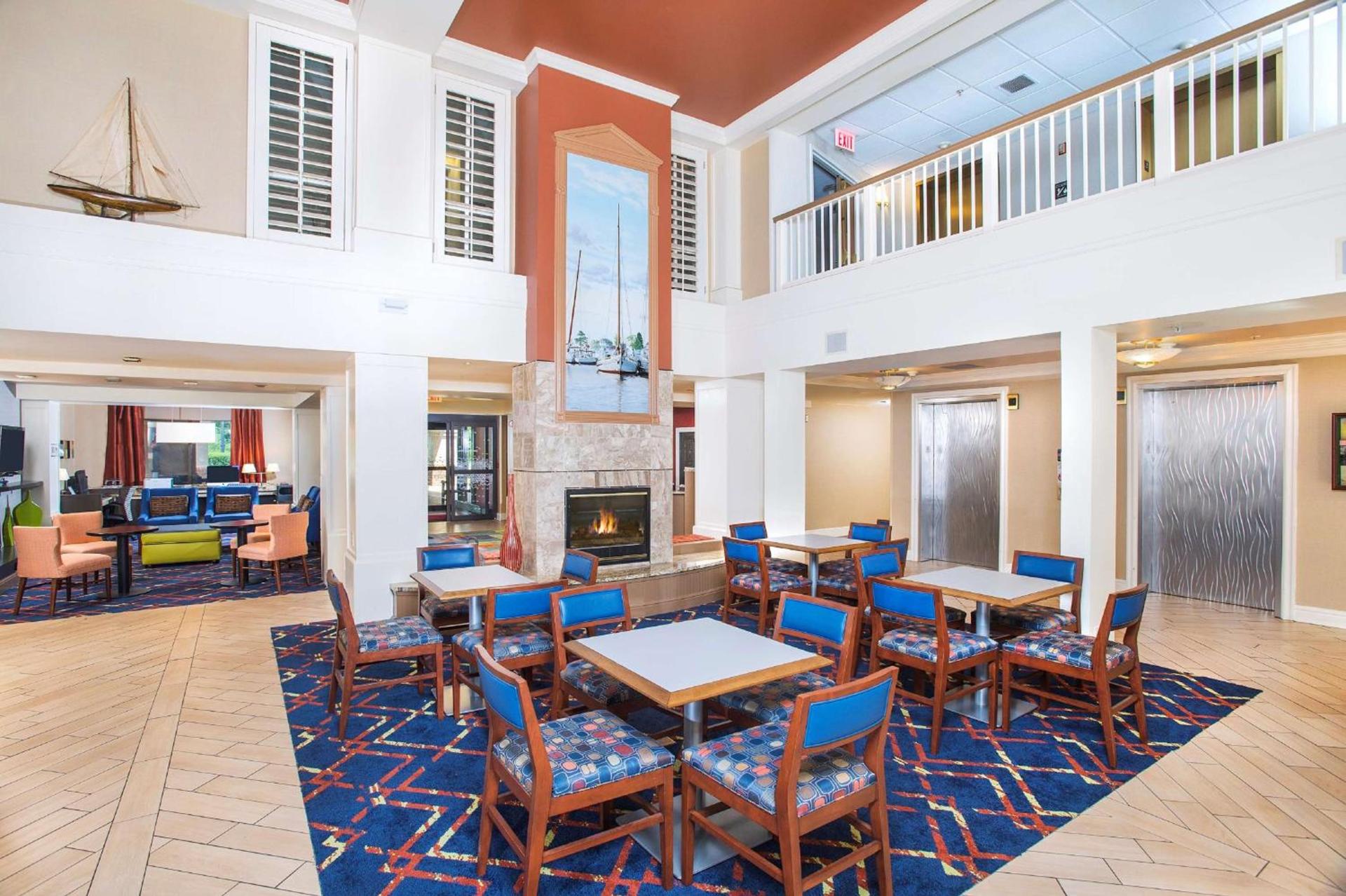 Hampton Inn & Suites Annapolis photo 5