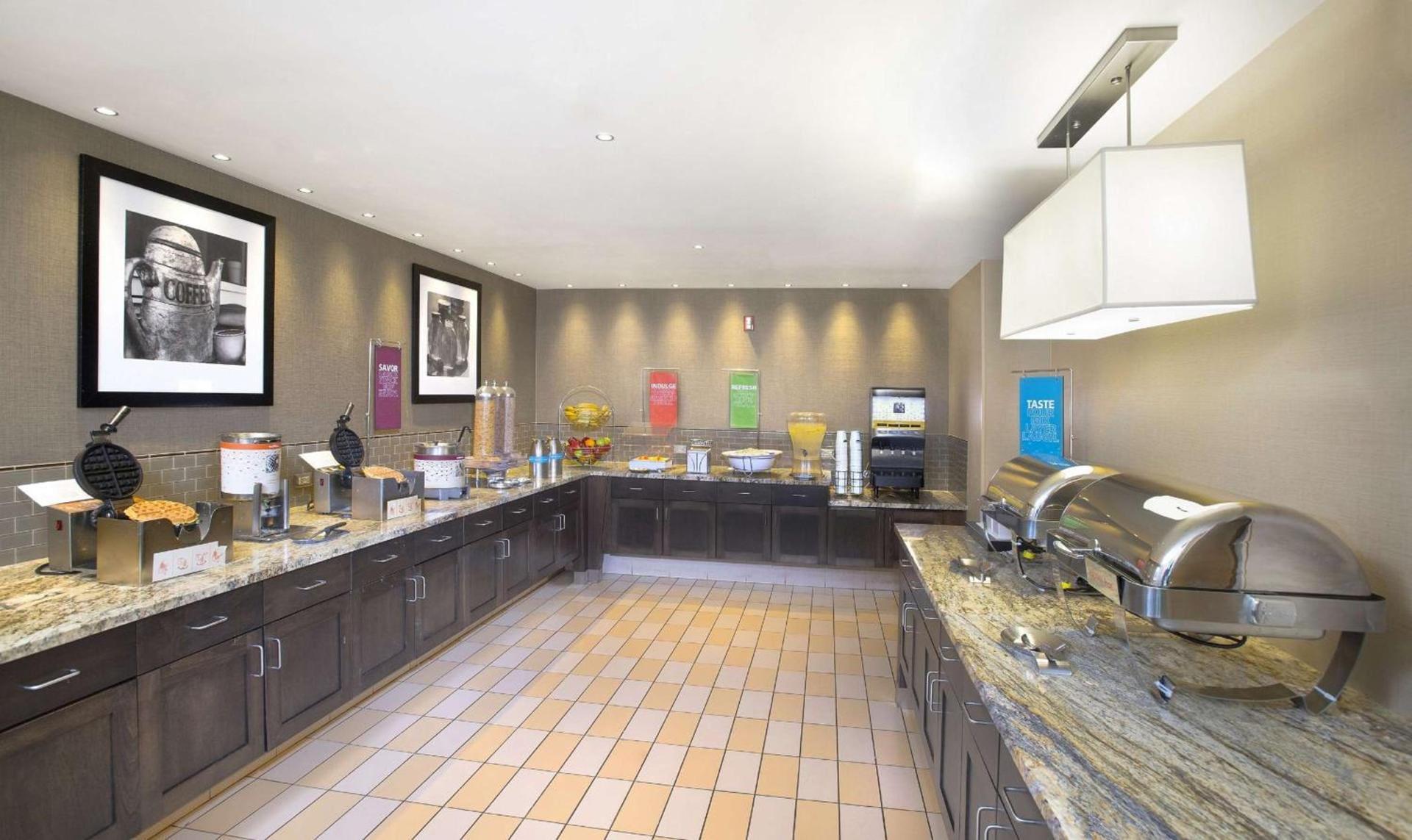 Hampton Inn & Suites Annapolis photo 9