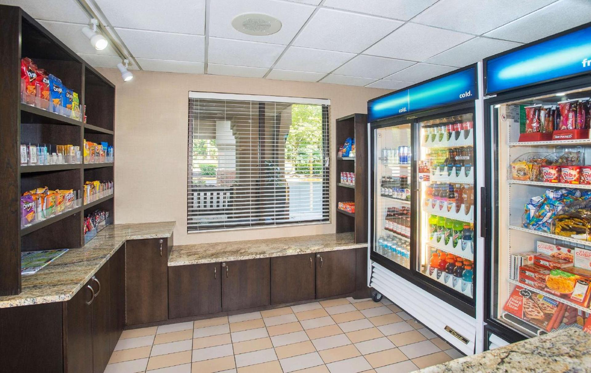Hampton Inn & Suites Annapolis photo 10