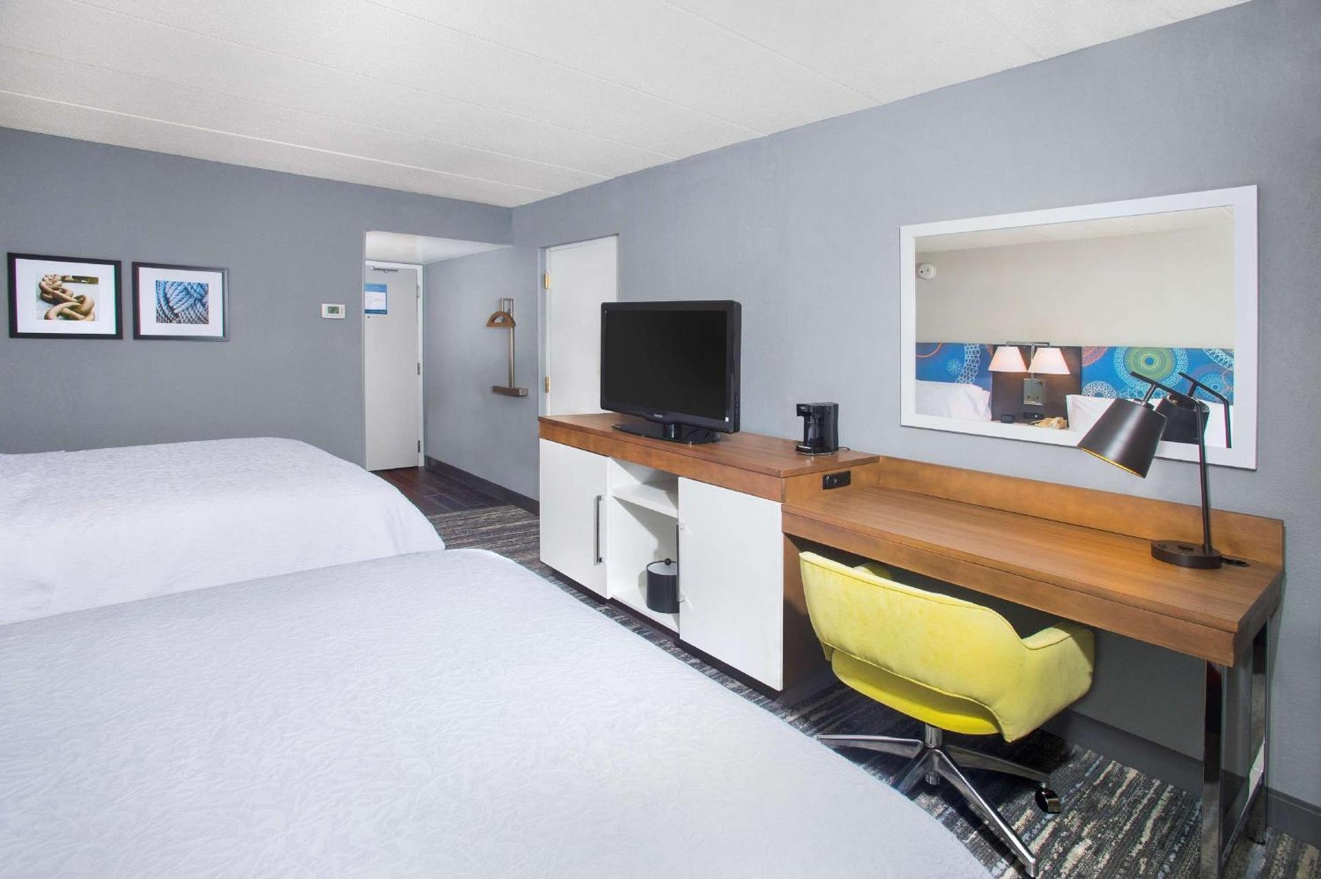 Hampton Inn & Suites Annapolis photo 21
