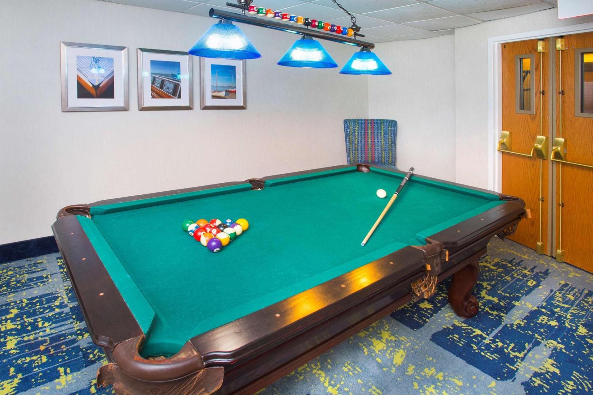 Hampton Inn & Suites Annapolis photo 28