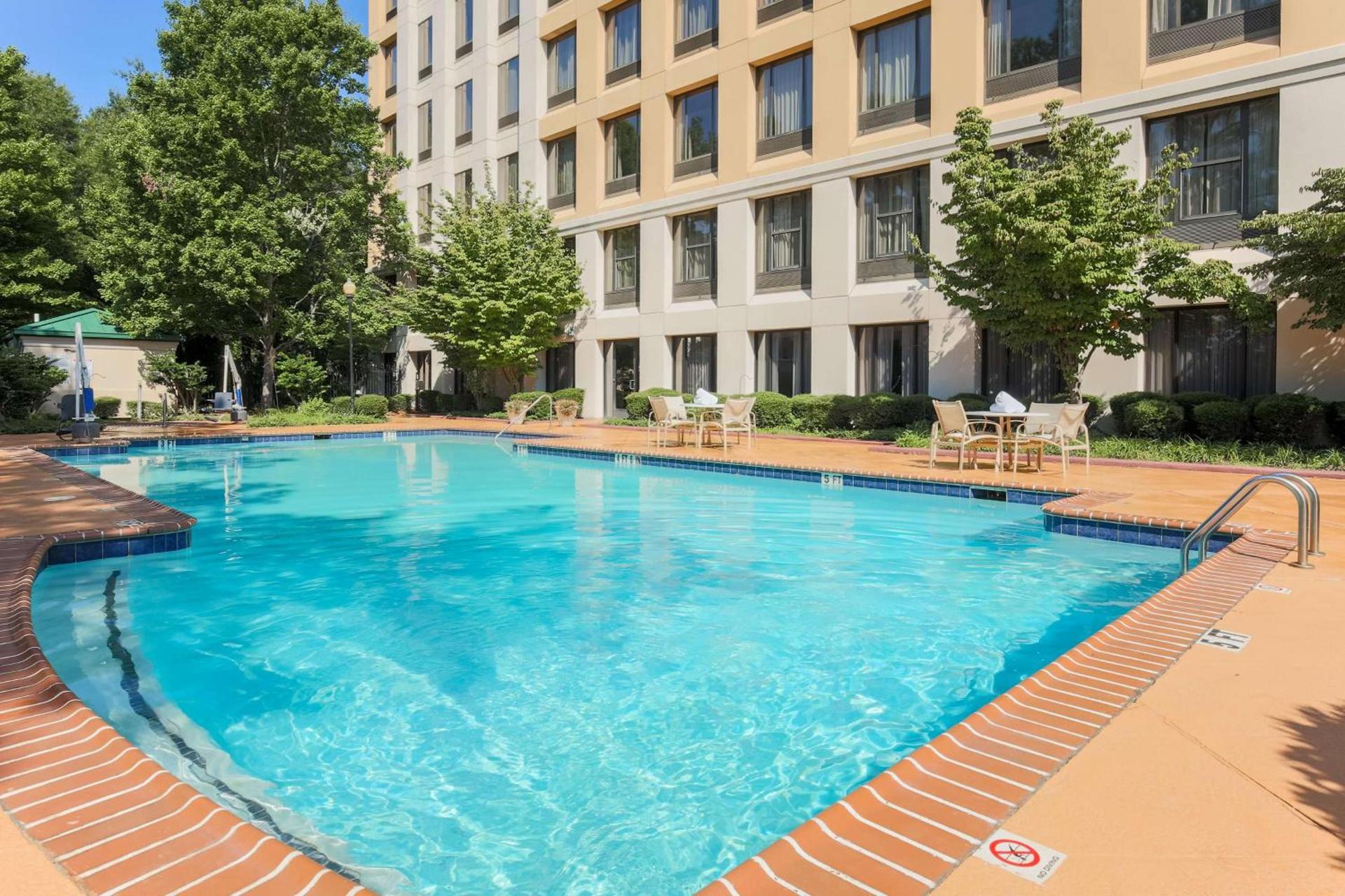DoubleTree by Hilton Atlanta Airport photo 2
