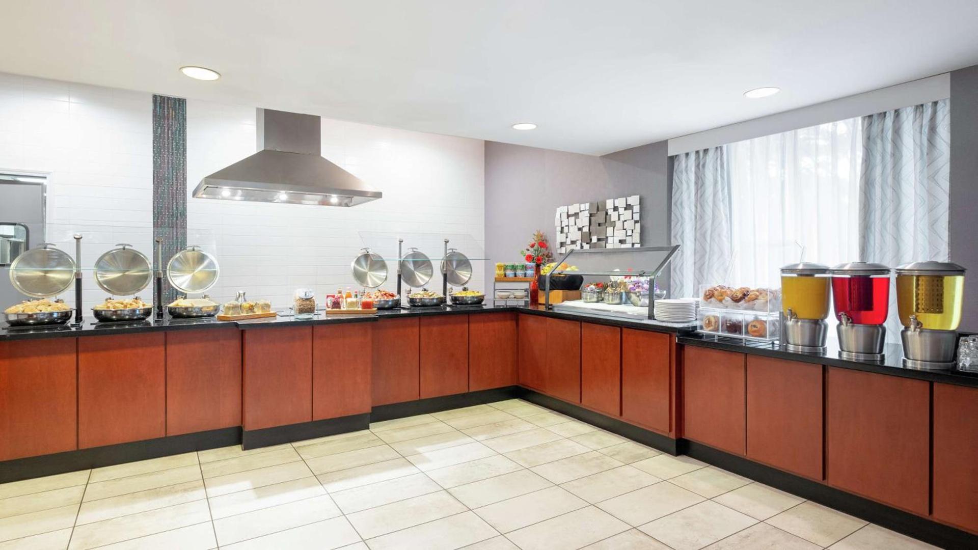 DoubleTree by Hilton Atlanta Airport photo 6