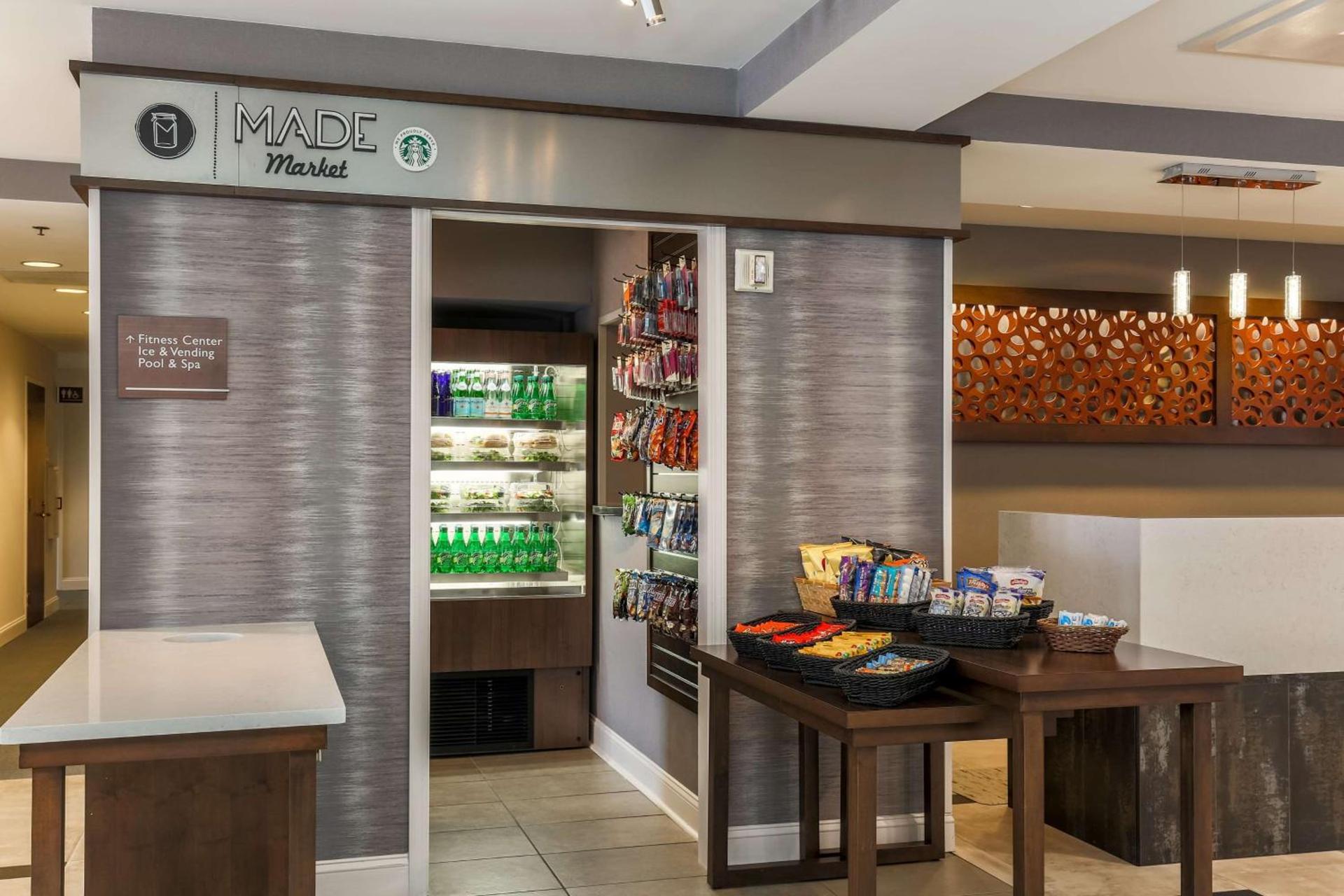 DoubleTree by Hilton Atlanta Airport photo 8