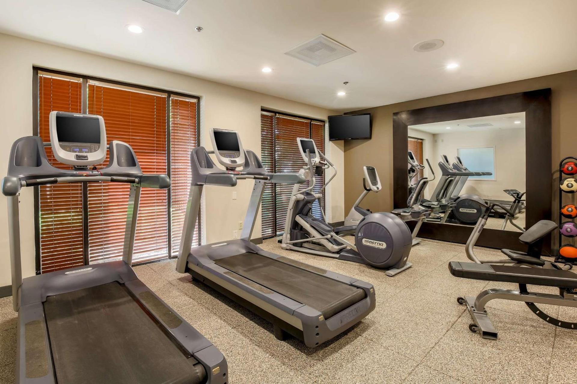 DoubleTree by Hilton Atlanta Airport photo 11