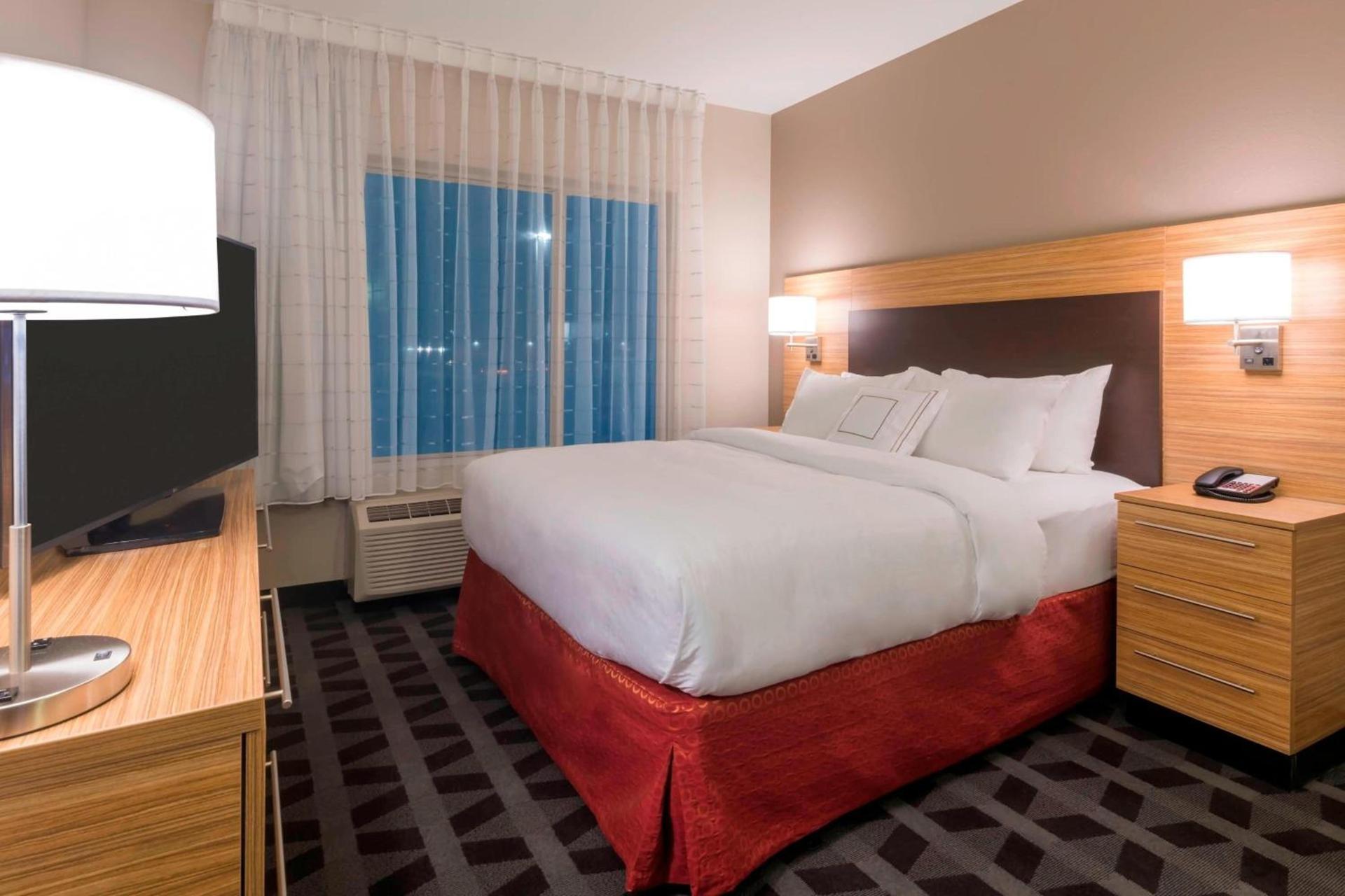 Towneplace Suites By Marriott Hays photo 16