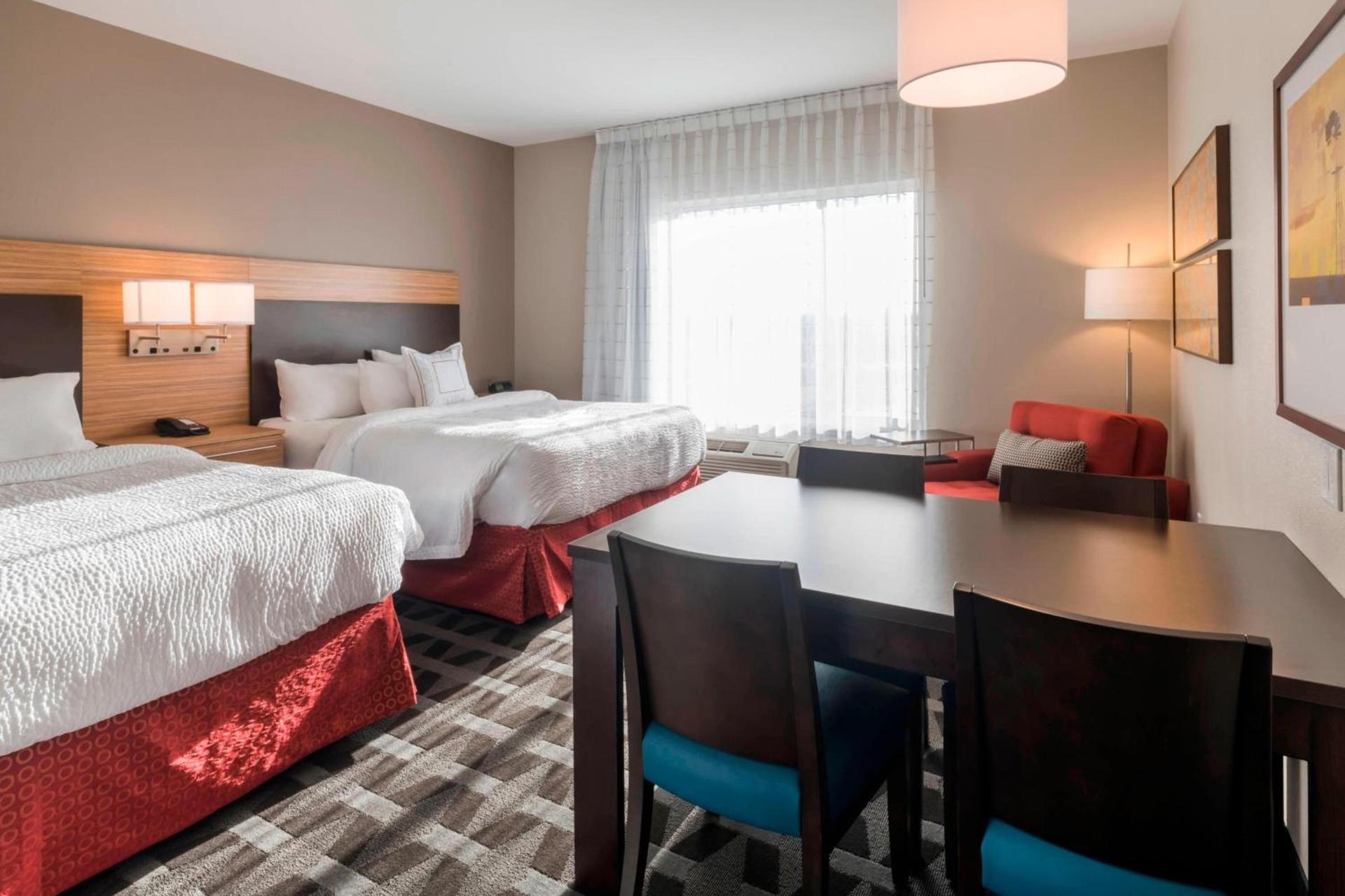Towneplace Suites By Marriott Hays photo 14