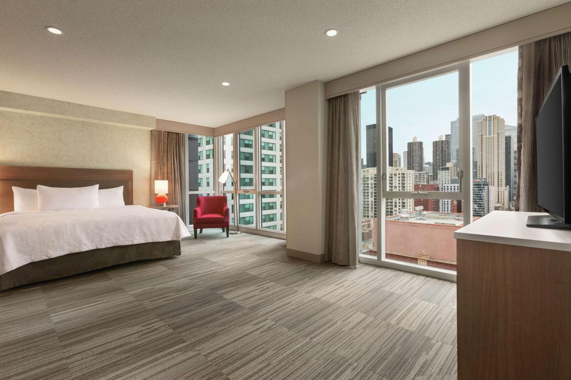 Home2 Suites By Hilton Chicago River North photo 14